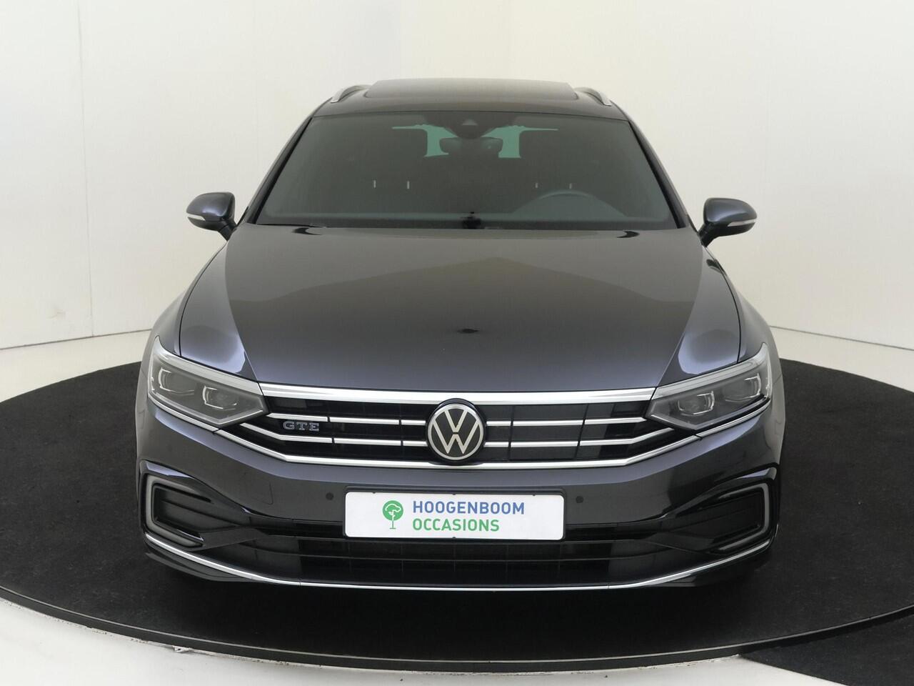Volkswagen PASSAT Variant 1.4 TSI PHEV GTE Business | SoH 98% | Panoramadak | Trekhaak | Standkachel |Parkeerassistent | Navigatie | Adaptieve cruise control | Achteruitrijcamera | LED matrix verlichting | Stoelverwarming |