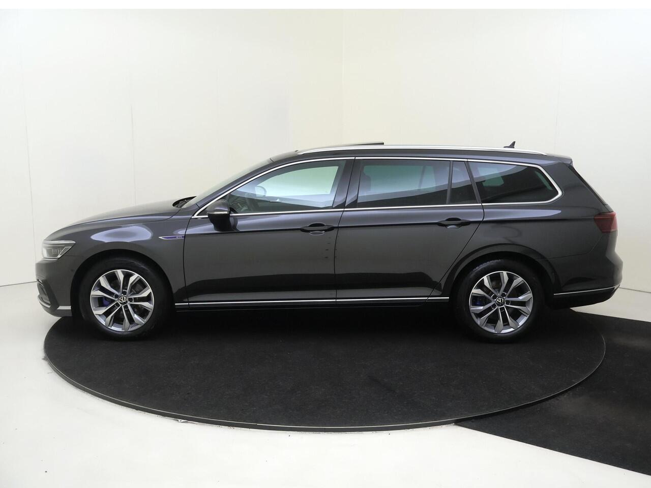 Volkswagen PASSAT Variant 1.4 TSI PHEV GTE Business | SoH 98% | Panoramadak | Trekhaak | Standkachel |Parkeerassistent | Navigatie | Adaptieve cruise control | Achteruitrijcamera | LED matrix verlichting | Stoelverwarming |