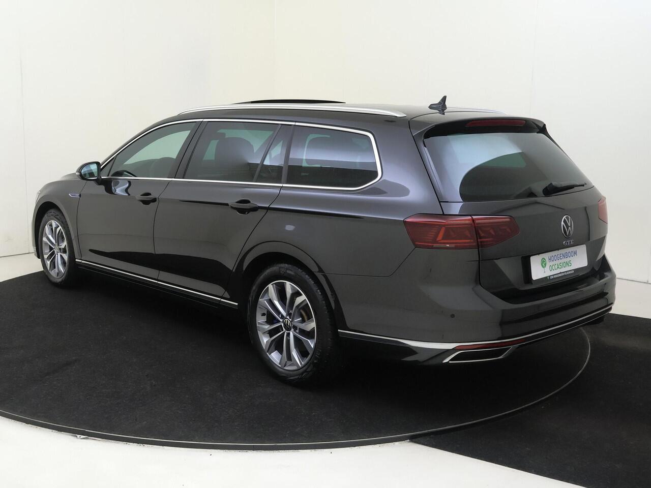Volkswagen PASSAT Variant 1.4 TSI PHEV GTE Business | SoH 98% | Panoramadak | Trekhaak | Standkachel |Parkeerassistent | Navigatie | Adaptieve cruise control | Achteruitrijcamera | LED matrix verlichting | Stoelverwarming |