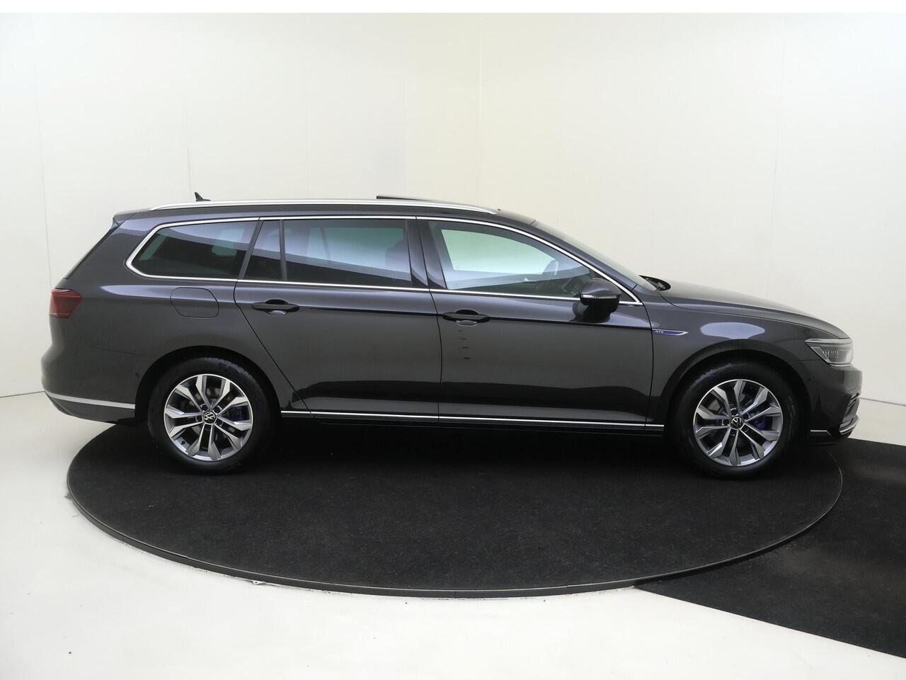 Volkswagen PASSAT Variant 1.4 TSI PHEV GTE Business | SoH 98% | Panoramadak | Trekhaak | Standkachel |Parkeerassistent | Navigatie | Adaptieve cruise control | Achteruitrijcamera | LED matrix verlichting | Stoelverwarming |