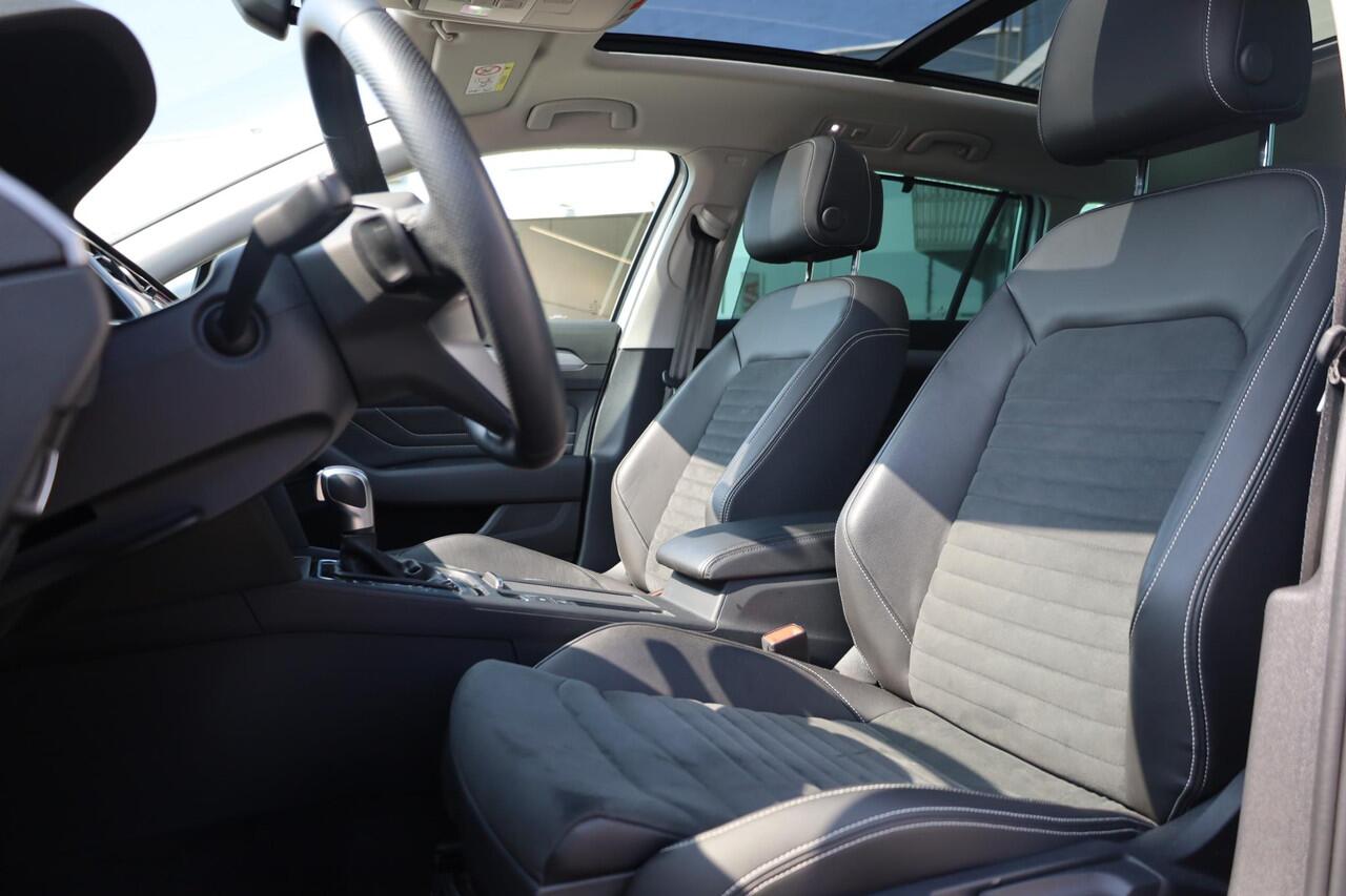 Volkswagen PASSAT Variant 1.4 TSI PHEV GTE Business 218PK / 160kW DSG, Digital Cockpit Pro (26cm), 60 maanden 100.000km garantie leder / alcantara bekleding, dodehoekdetectie (side assist), panoramadak, discover pro navigatie, verwarmbare voorstoelen, achteruitrijcamera (r