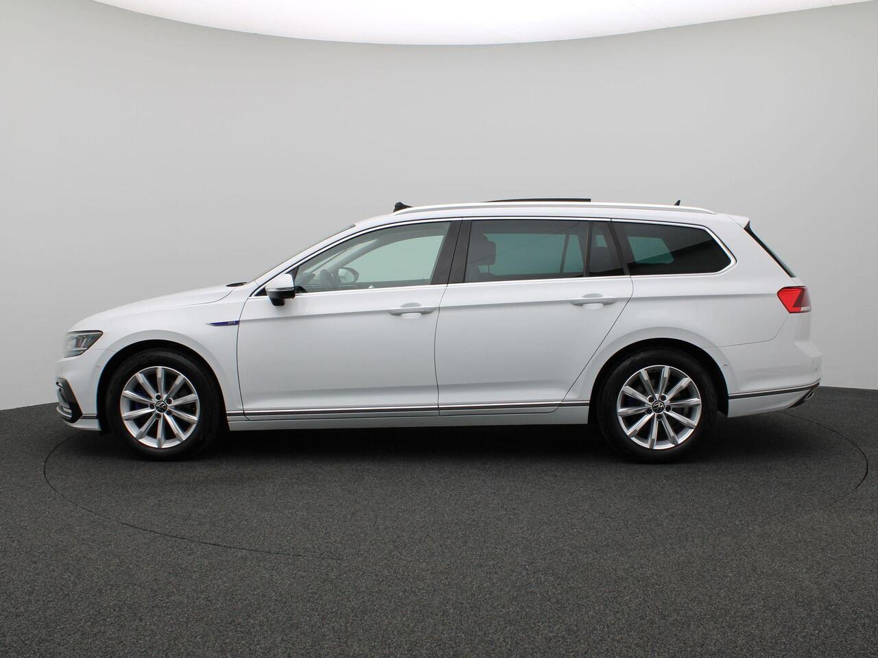 Volkswagen PASSAT Variant 1.4 TSI PHEV GTE Business 218PK DSG Pano-Schuifdak, Adaptieve Cruise Controle, 360gr. Camera, Elektr. Achterklep, Digital Cockpit, Stoelverwarming, Keyless, 17" LM Velgen