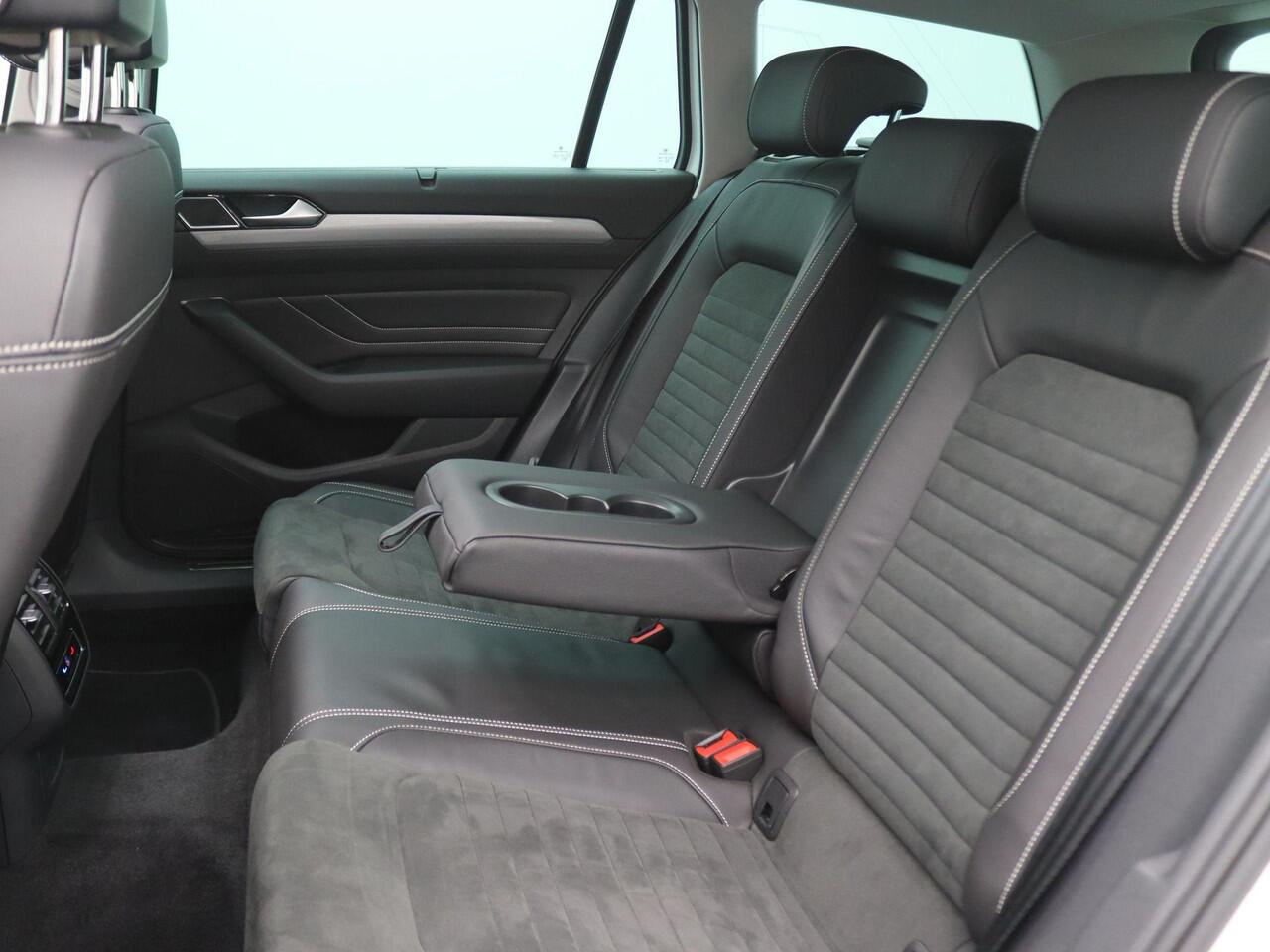 Volkswagen PASSAT Variant 1.4 TSI PHEV GTE Business 218PK DSG Pano-Schuifdak, Adaptieve Cruise Controle, 360gr. Camera, Elektr. Achterklep, Digital Cockpit, Stoelverwarming, Keyless, 17" LM Velgen