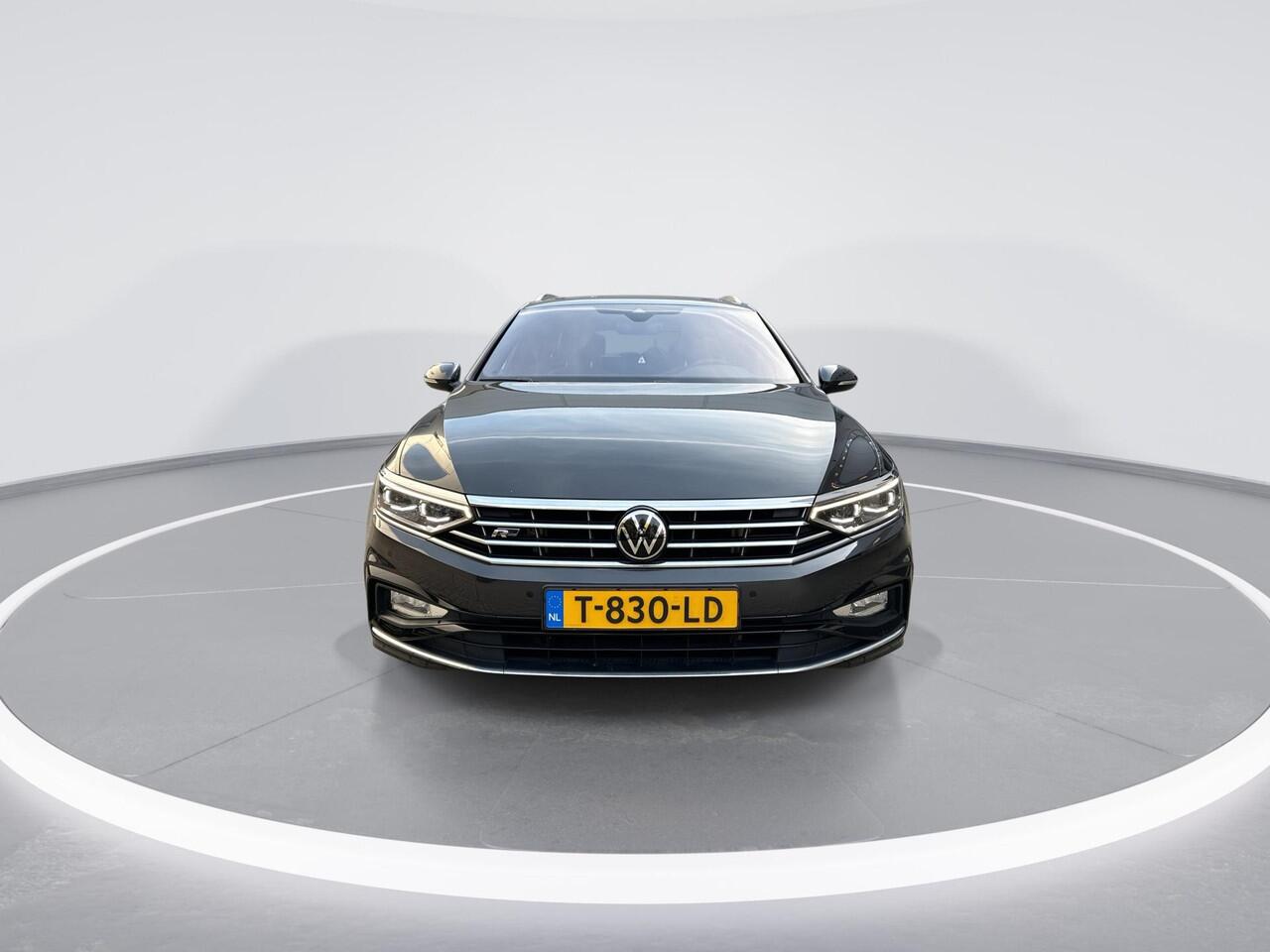 Volkswagen PASSAT Variant 1.5 TSI 150pk DSG R-Line Business + · Panoramadak · Camera · Matrix LED · Keyless · Stoelverwarming · Active Info Display · Garantie t/m 11-07-2027 of 100.000km