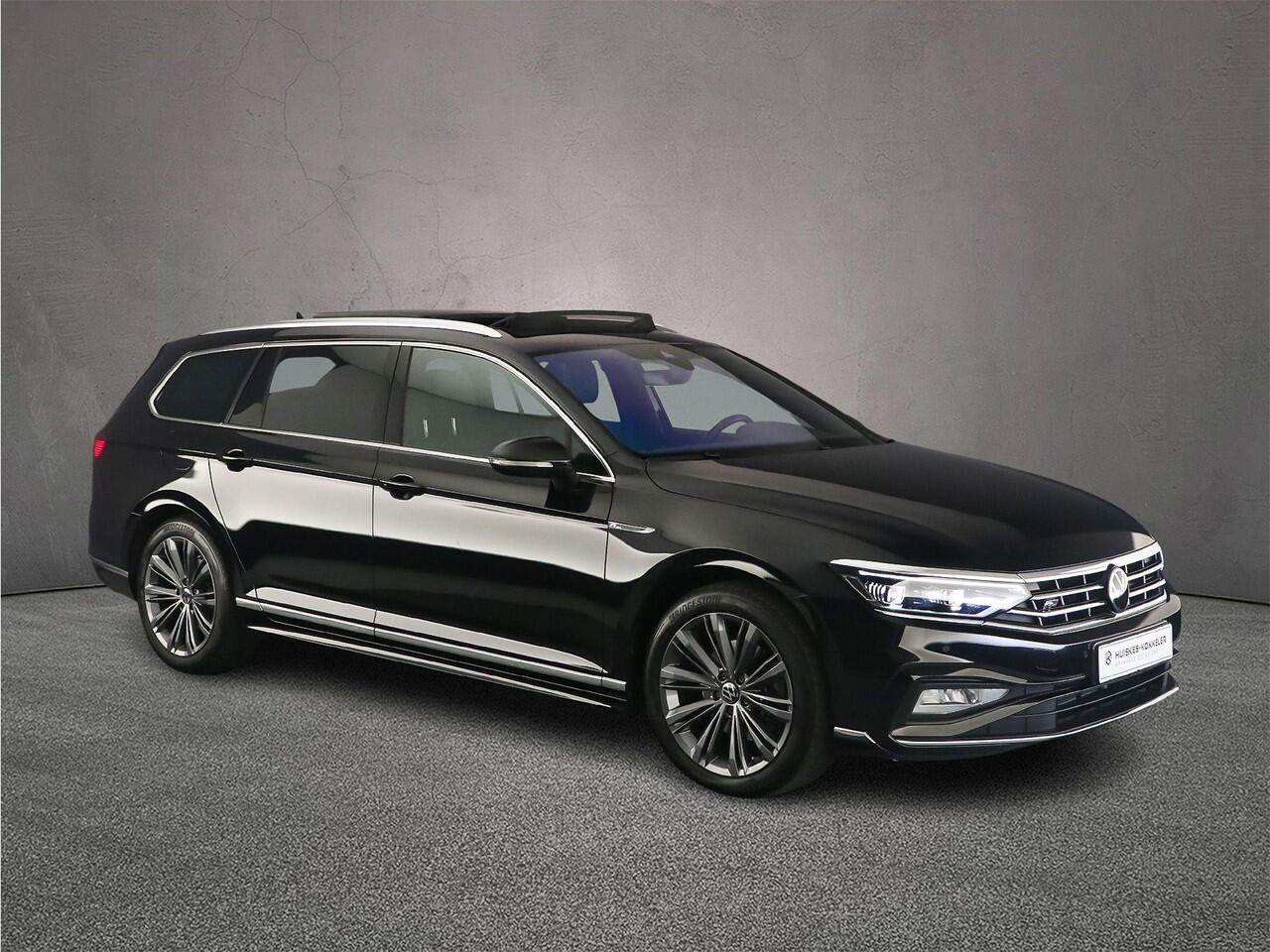 Volkswagen PASSAT Variant R-Line Business 1.5 TSI 150pk DSG Automaat Trekhaak, Panoramadak, LED matrix koplampen, Elektrische achterklep, Achteruitrijcamera