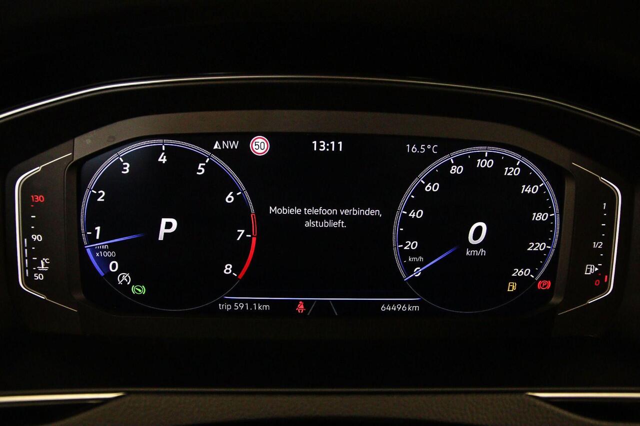 Volkswagen PASSAT Variant R-Line Business 1.5 TSI 150pk DSG Automaat Trekhaak, Panoramadak, LED matrix koplampen, Elektrische achterklep, Achteruitrijcamera