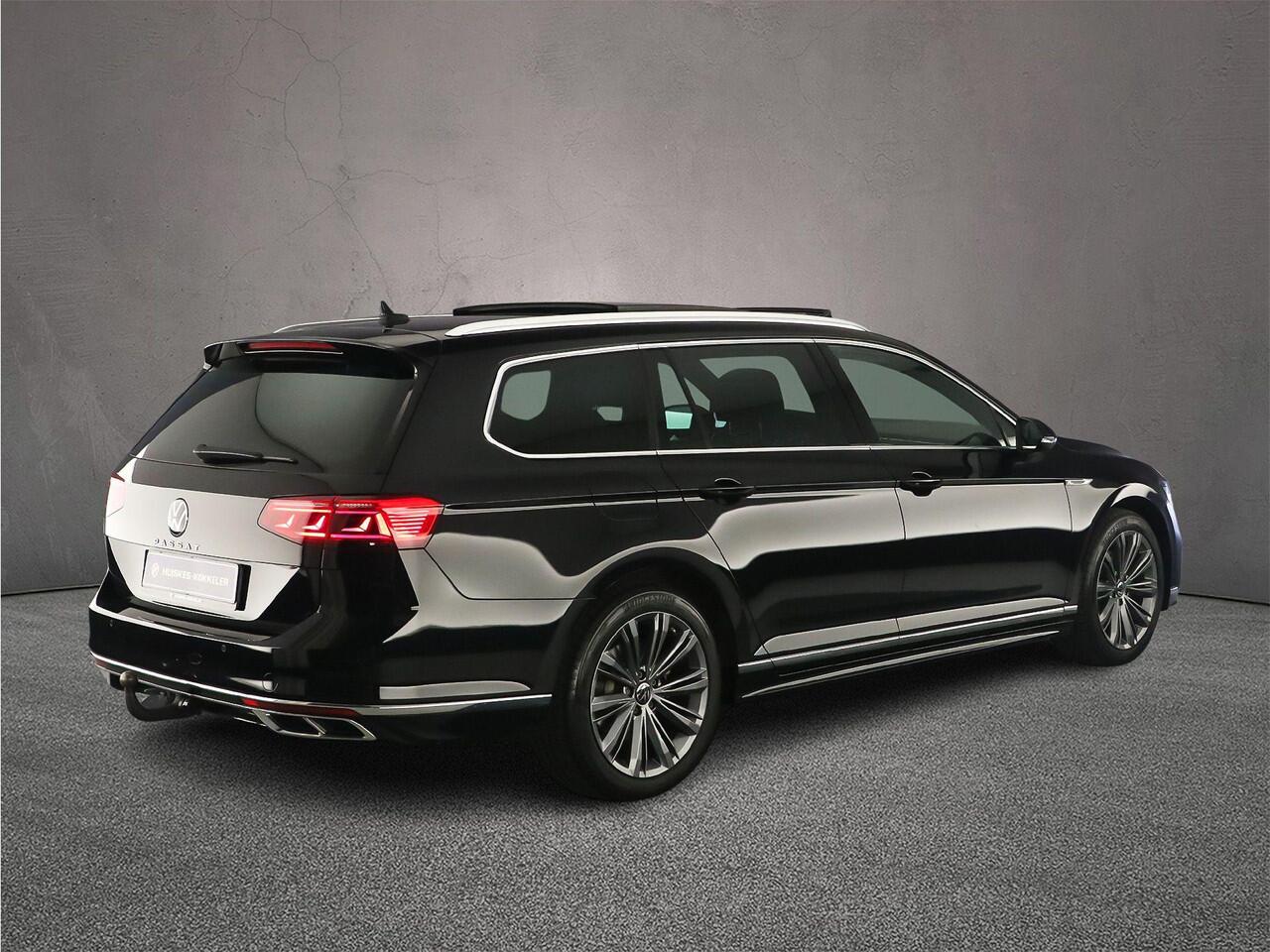 Volkswagen PASSAT Variant R-Line Business 1.5 TSI 150pk DSG Automaat Trekhaak, Panoramadak, LED matrix koplampen, Elektrische achterklep, Achteruitrijcamera