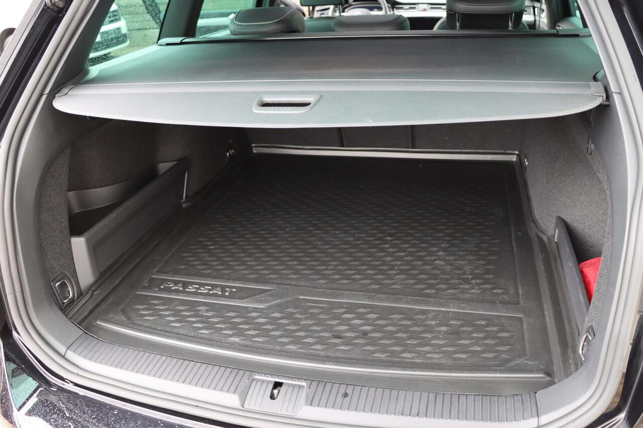 Volkswagen PASSAT Variant 1.4 TSI PHEV GTE Business DSG 218pk | PANO | Leder | Ergo | Camera | CarPlay