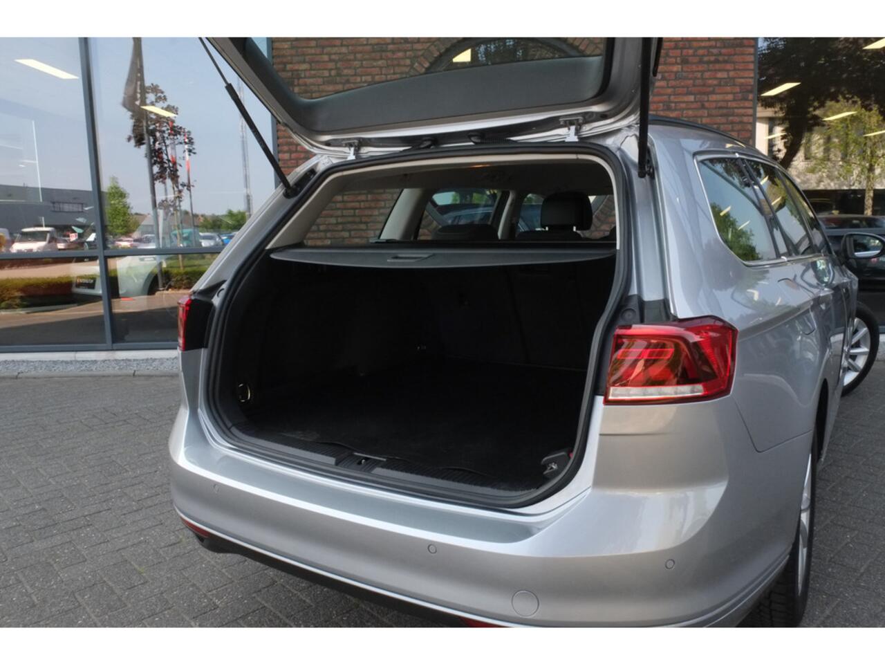 Volkswagen PASSAT Variant 2.0 TDI Business 150pk DSG