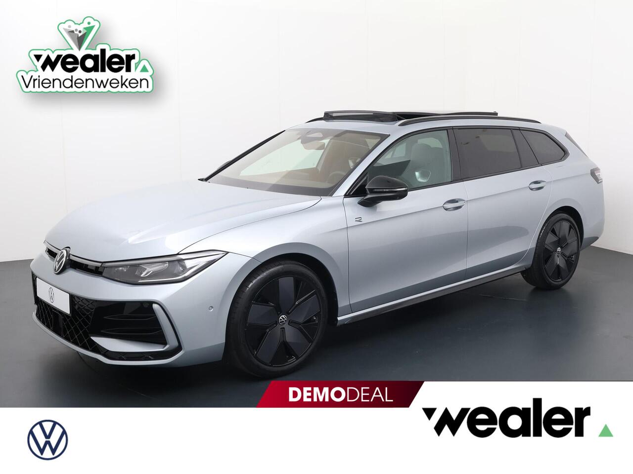 Volkswagen PASSAT Variant R-Line Business 1.5 110 kW / 150 pk eTSI Variant 7 versn. DSG | Black Style | Harman Kardon | Panoramadak | Area View | Discover Pro navigatie |