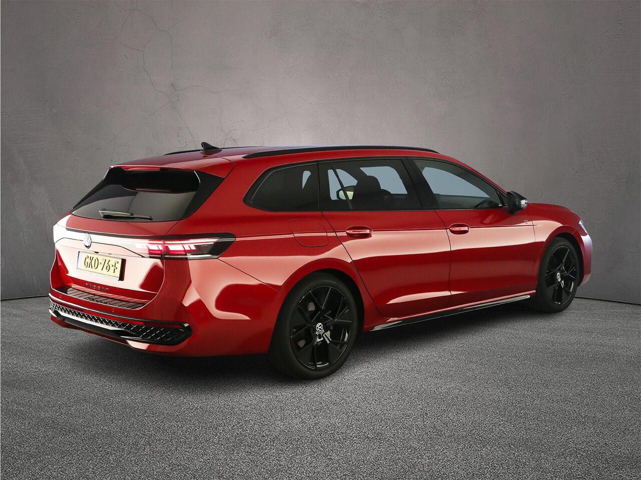 Volkswagen PASSAT Variant R-Line Business 1.5 eTSI 150pk DSG Automaat Panoramadak, Elektrische achterklep, Navigatie, Harman Kardon audio, Adaptive cruise control, Stuurwiel verwarmd