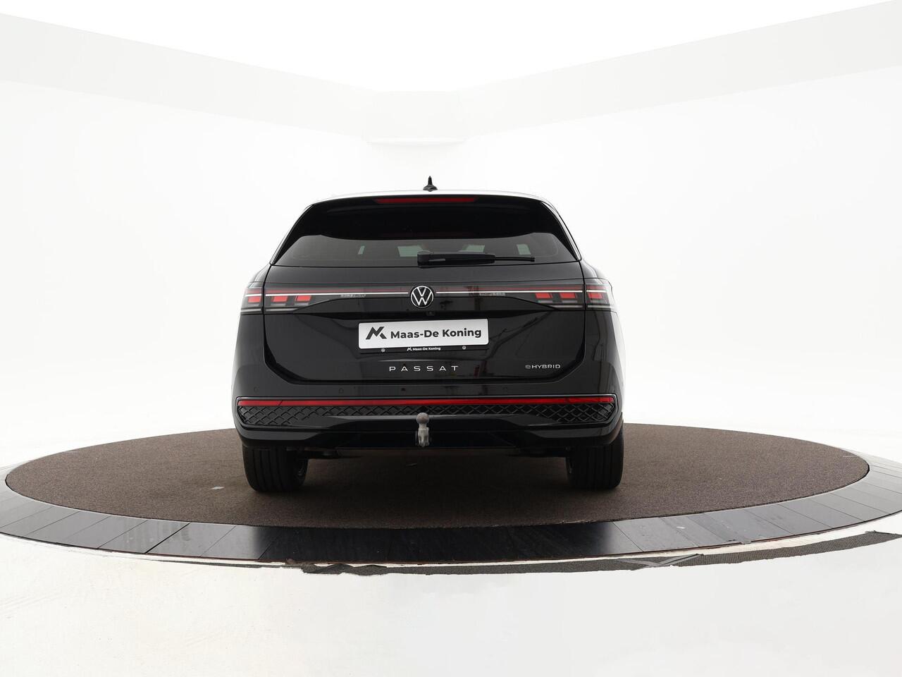 Volkswagen PASSAT Variant 1.5 eHybrid 272pk DSG R-Line Edition · Keyless · Massage · Camera · Elek. trekhaak · Elek. Achterklep · 18'' Inch · TOPDEAL