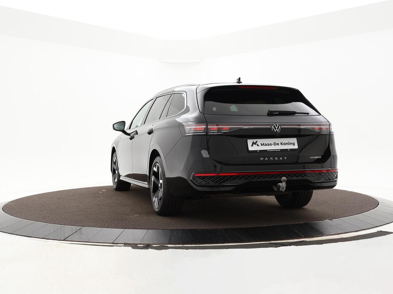 Volkswagen PASSAT Variant 1.5 eHybrid 272pk DSG R-Line Edition · Keyless · Massage · Camera · Elek. trekhaak · Elek. Achterklep · 18'' Inch · TOPDEAL