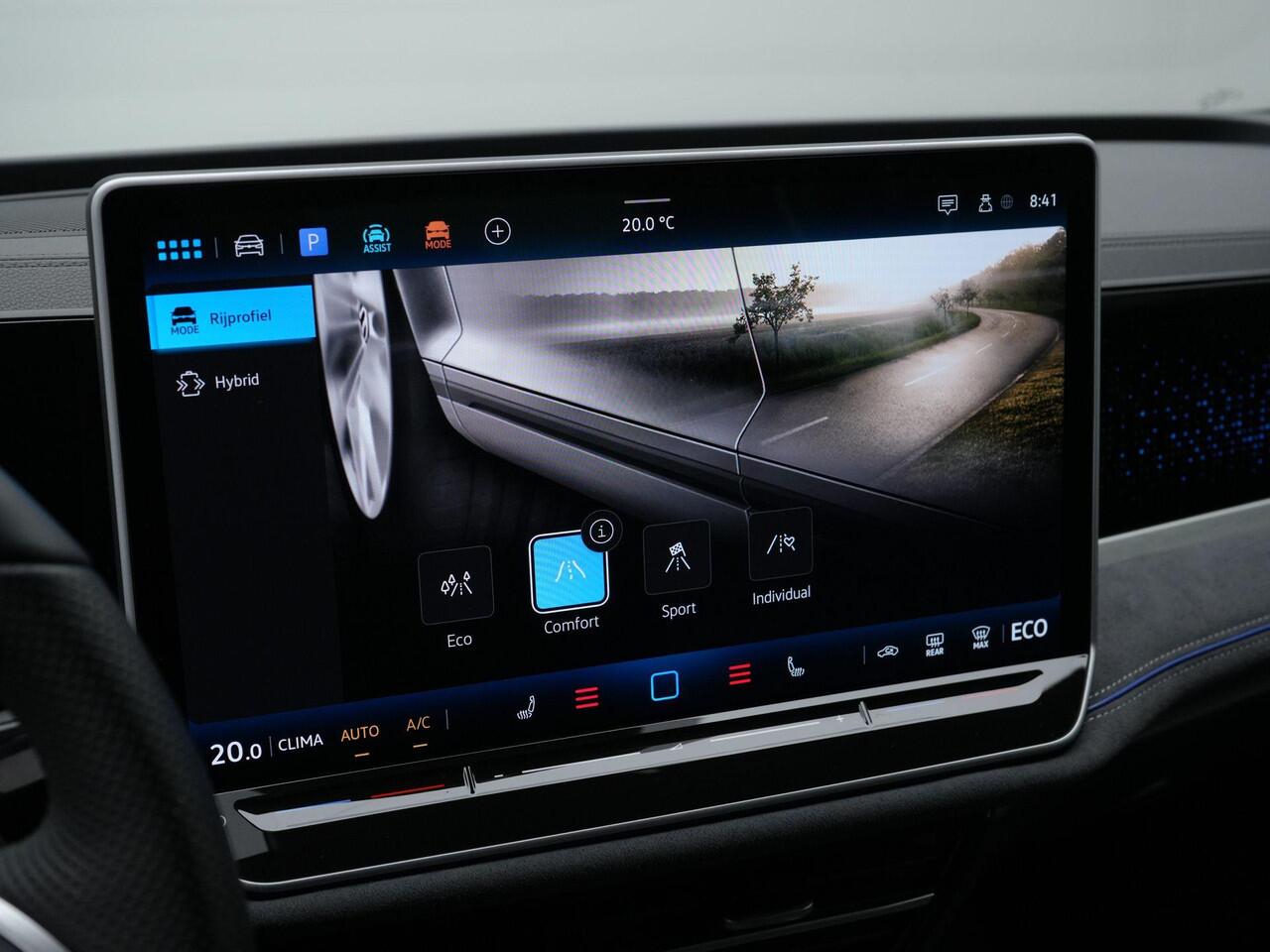 Volkswagen PASSAT Variant 1.5 eHybrid 272 pk DSG R-Line Edition | IQ Light | Harman Kardon sound | Head-up Display | Black Style | 19 inch