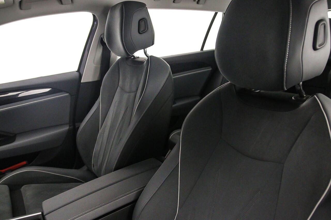 Volkswagen PASSAT Variant Business 1.5 eTSI 150pk DSG Automaat Trekhaak, Adaptive cruise control, Navigatie, Achteruitrijcamera, LED koplampen, Parkeersensoren