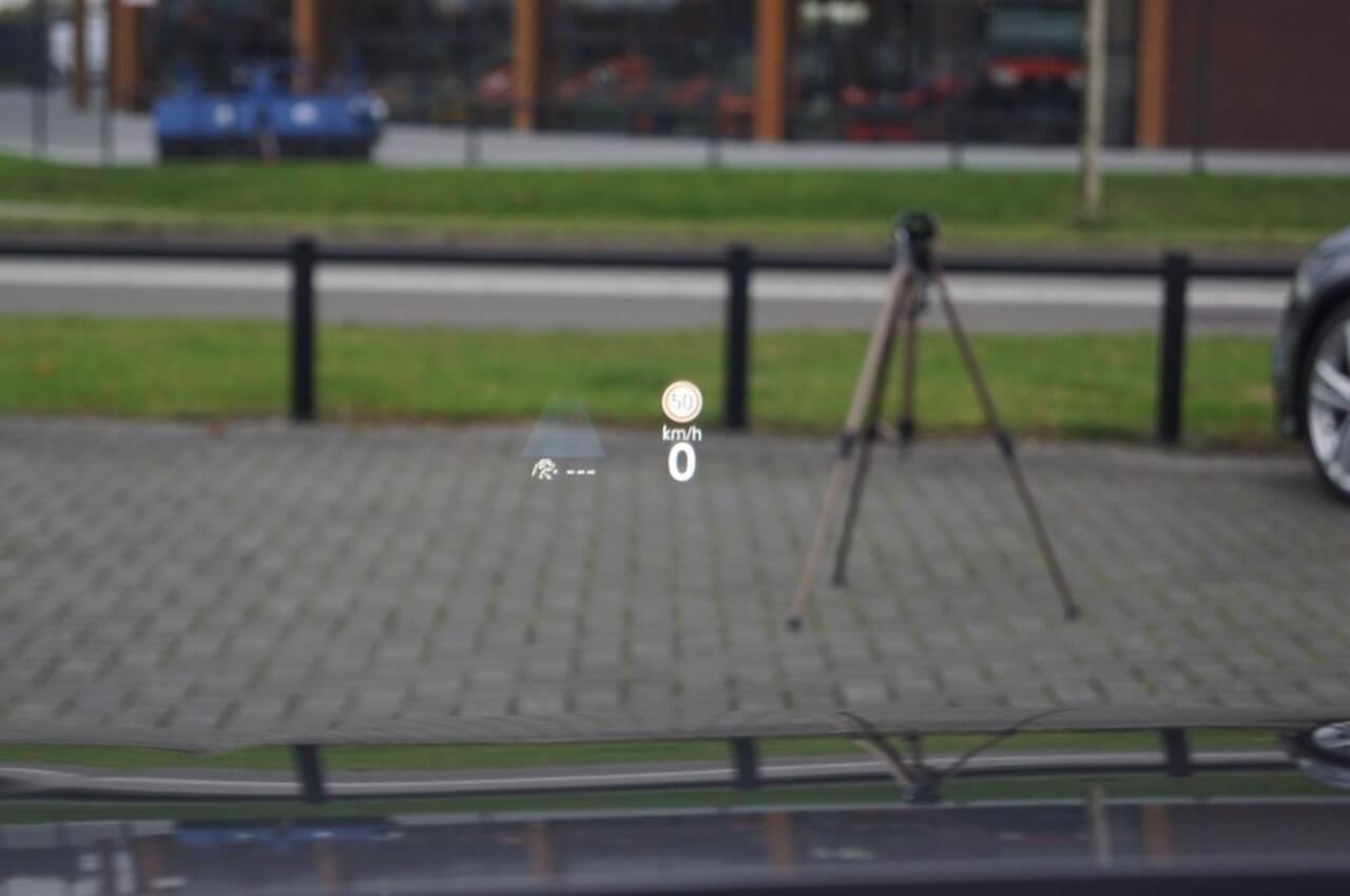 Volkswagen PASSAT 2.0 TDI DSG R-Line Black st. 150pk/ Panodak/ Head-up/ Trekhaak wegkl./ Camera /Navi