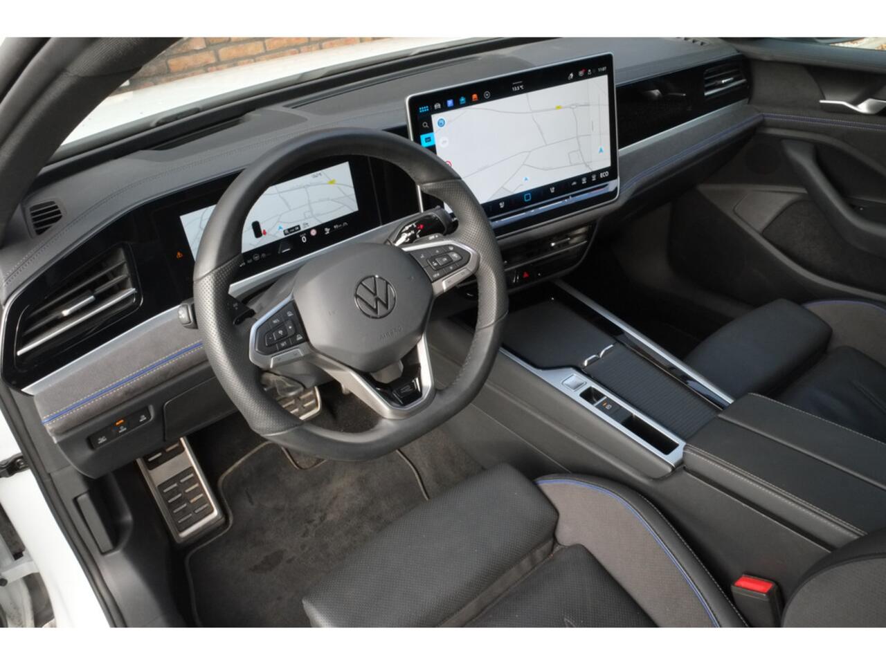 Volkswagen PASSAT Variant 1.5 eHybrid 272pk R-Line Edition Trekhaak, 360° Camera,