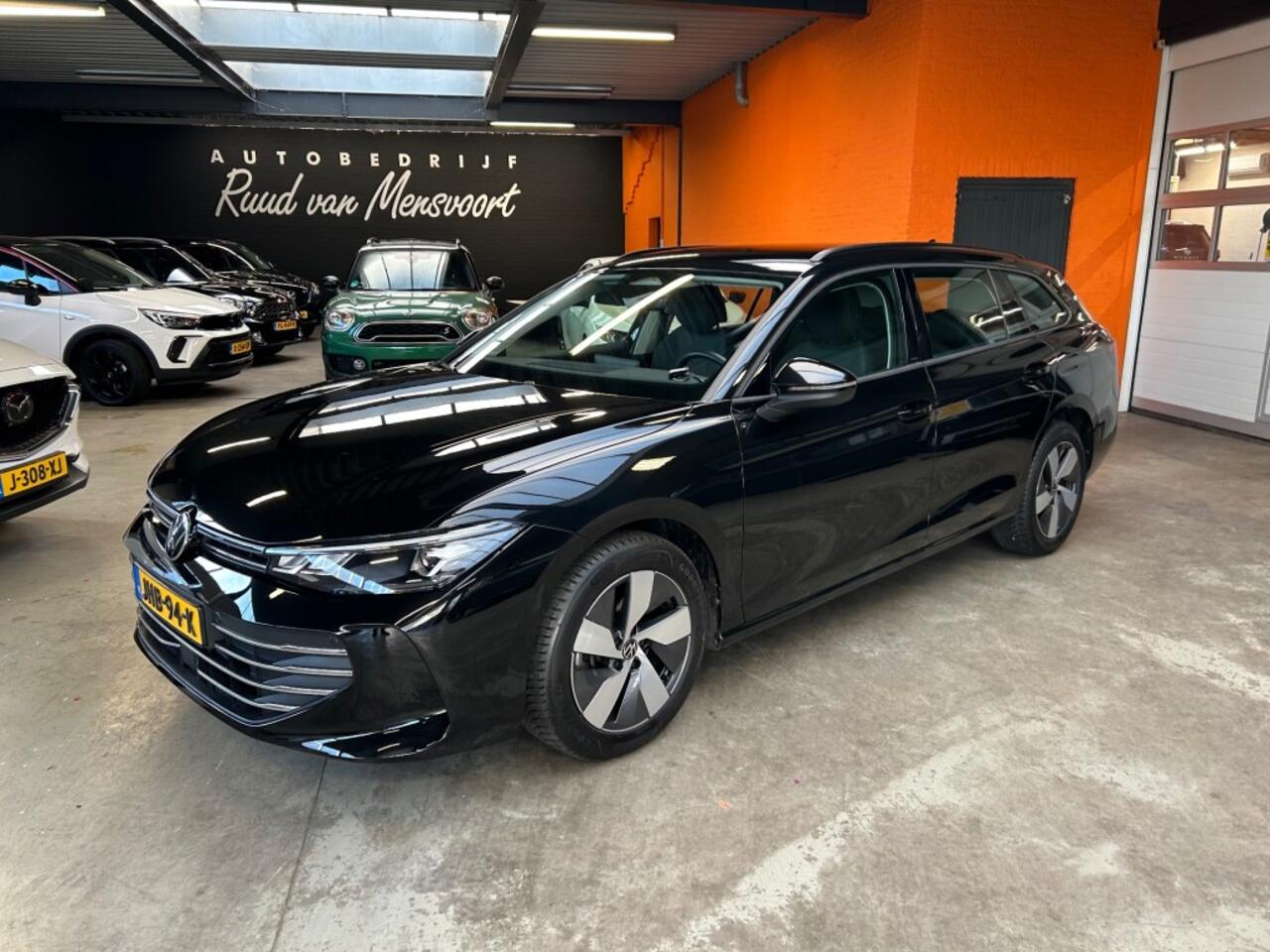 Volkswagen PASSAT 1.5 ETSI Camera / all-Season banden / stoelverwarming