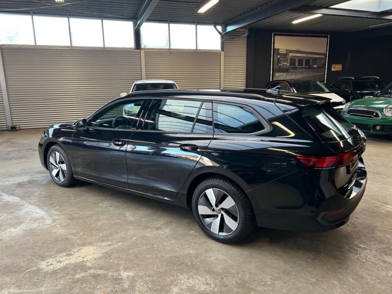 Volkswagen PASSAT 1.5 ETSI Camera / all-Season banden / stoelverwarming