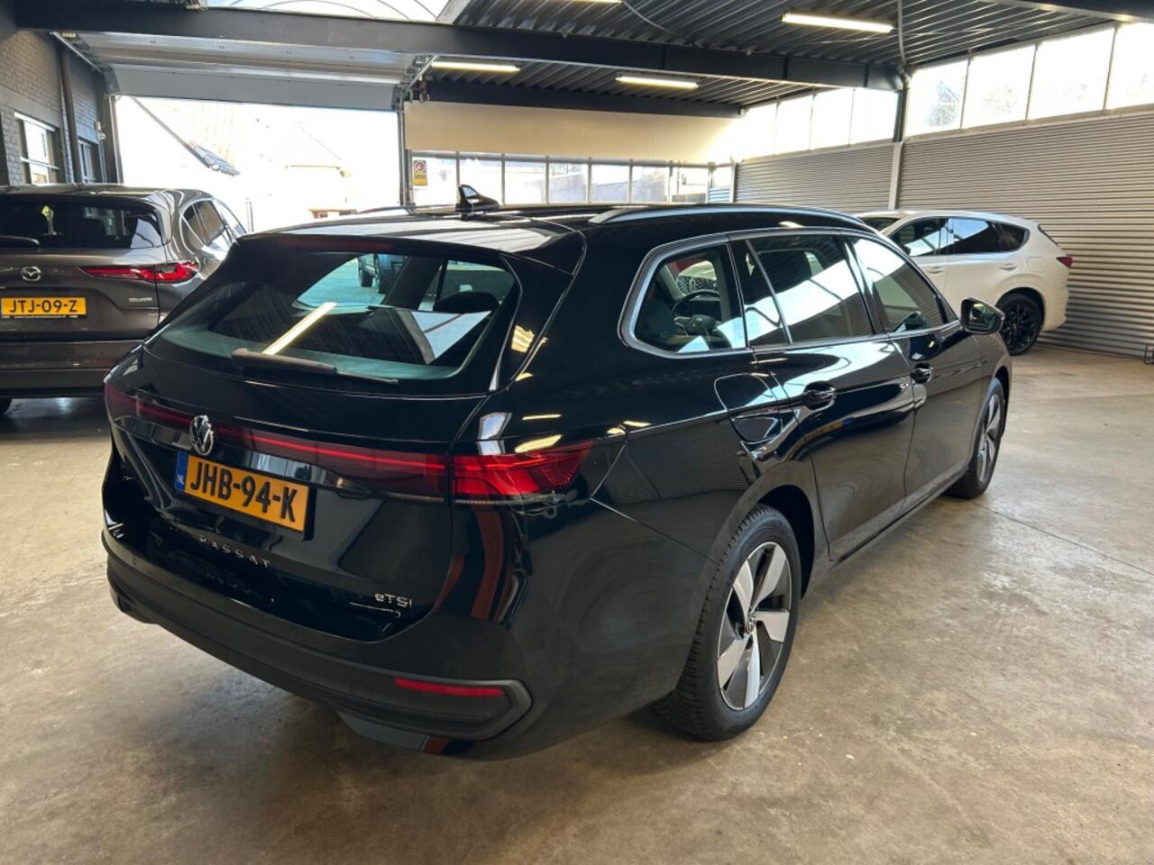 Volkswagen PASSAT 1.5 ETSI Camera / all-Season banden / stoelverwarming