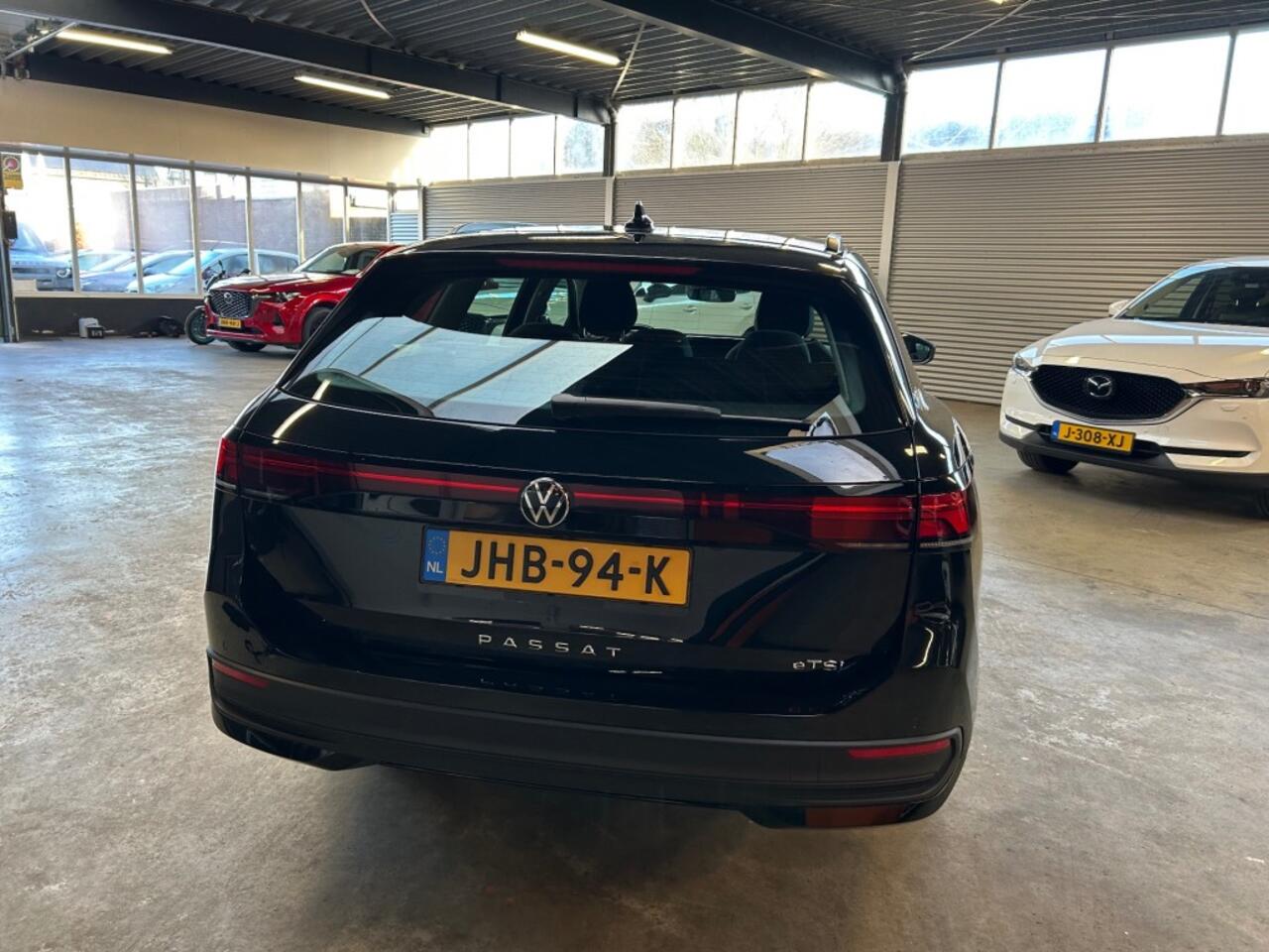 Volkswagen PASSAT 1.5 ETSI Camera / all-Season banden / stoelverwarming