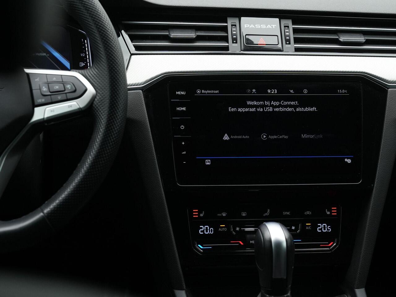 Volkswagen PASSAT Variant 1.5 TSI 150 pk DSG R-Line Business | Panoramadak | Leder | Navigatie Discover Pro | IQ Light | Achteruitrijcamera