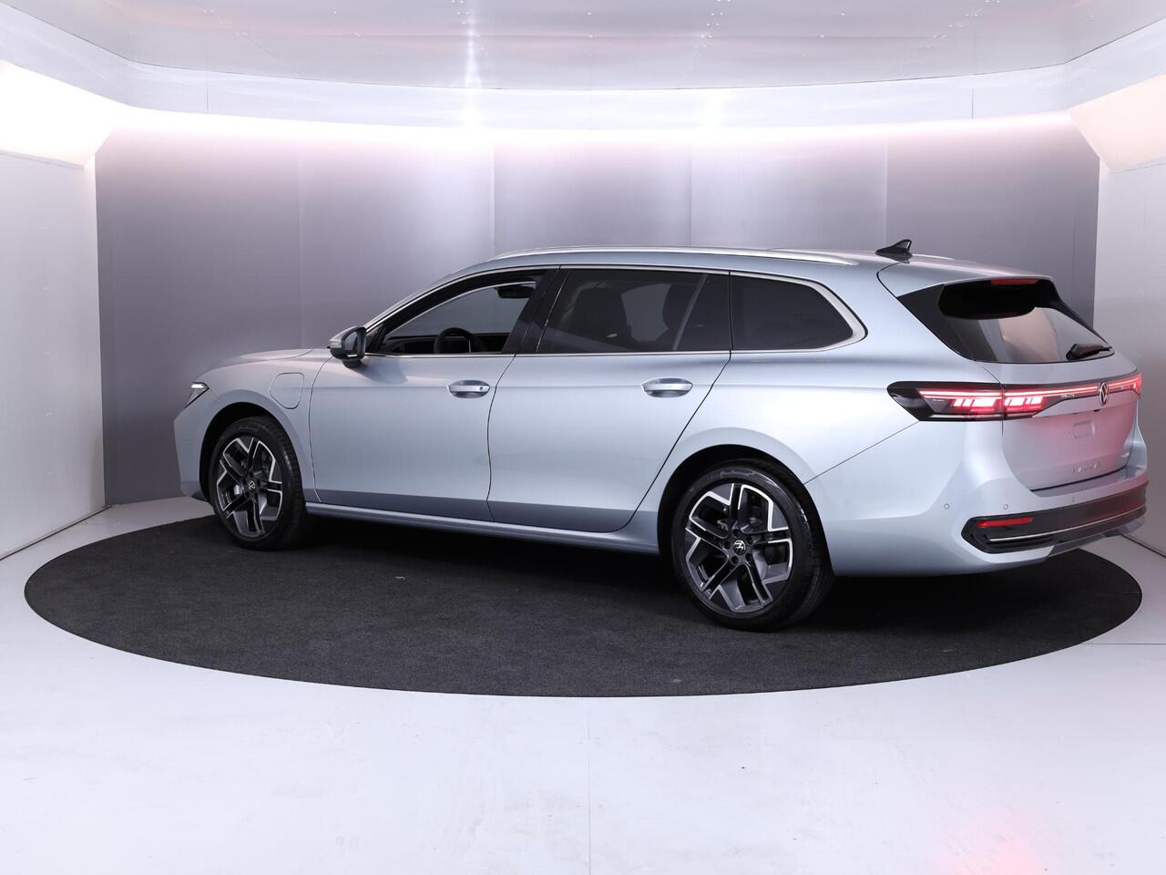 Volkswagen PASSAT Variant Elegance Business 1.5 eHybrid 150 kW / 204 pk Vari