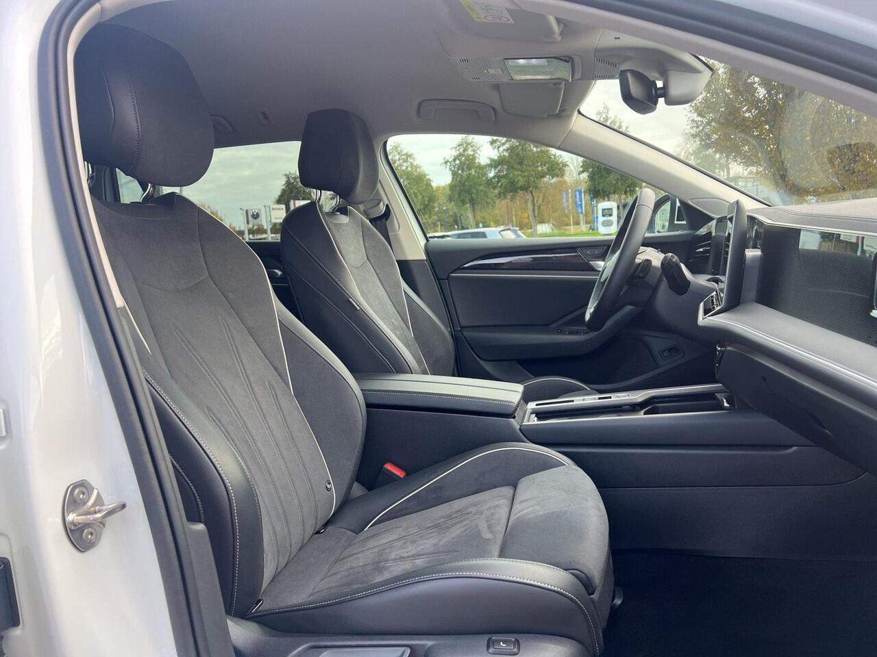 Volkswagen PASSAT Variant 1.5 eHybrid Business | Trekhaak | A-Camera | Head up display |