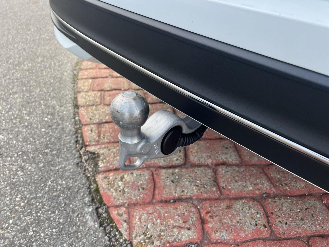 Volkswagen PASSAT Variant 1.5 eHybrid Business | Trekhaak | A-Camera | Head up display |