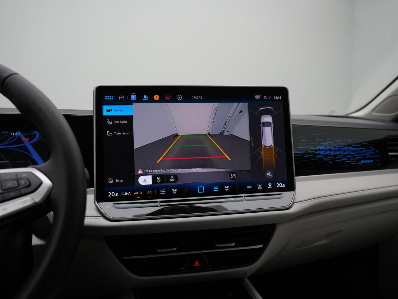 Volkswagen PASSAT Variant 1.5 eHybrid 272 pk Elegance Business | Trekhaak | Leder | Geheugen-/massagestoelen | Head-up display | Stoelventilatie | IQ Light