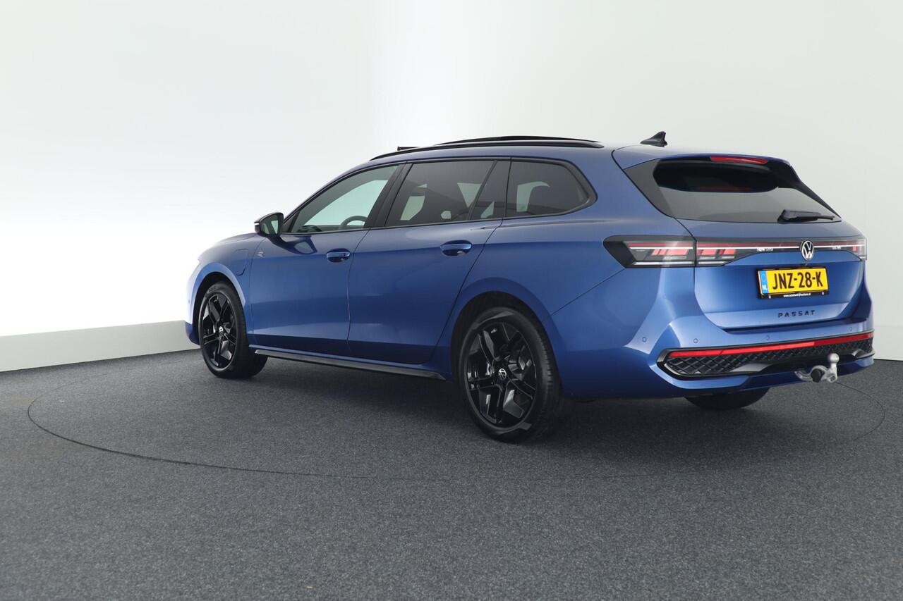 Volkswagen PASSAT Variant 1.5 eHybrid 272pk R-Line Edition Black Style Trekhaak Camera Head-Up Panoramadak Virtual Cockpit Keyless Navigatie