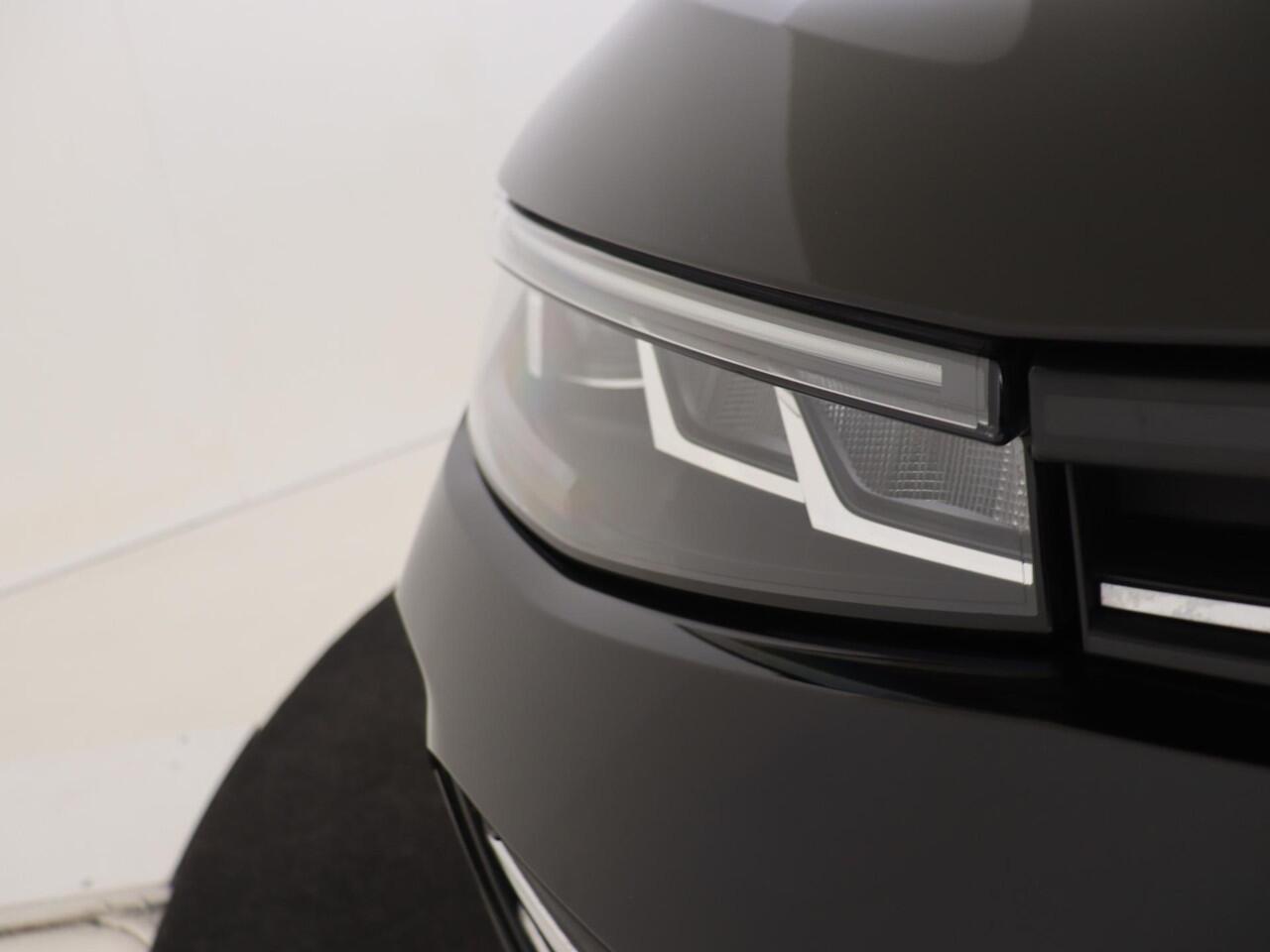 Volkswagen PASSAT Variant 1.5 eHybrid Business | SoH 100% | Trekhaak | 3-zone airco | Head-up display | Achteruitrijcamera | Dodehoek detectie | Adaptieve cruise control | Stoel- en stuurwielverwarming | CarPlay |