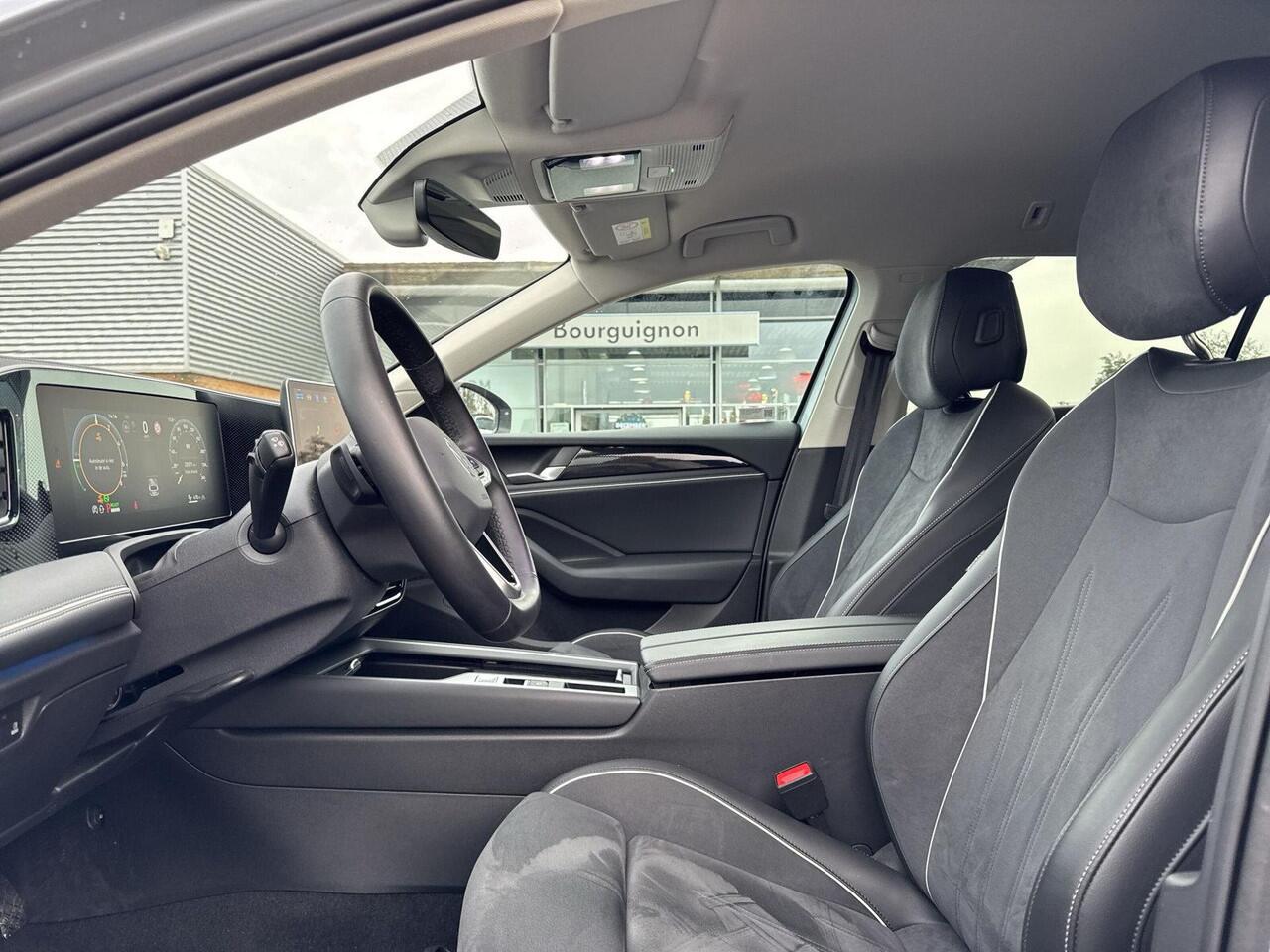 Volkswagen PASSAT Variant 1.5 eHybrid Business | Trekhaak | ACC | HUD | Stoelverwarming | PHEV |