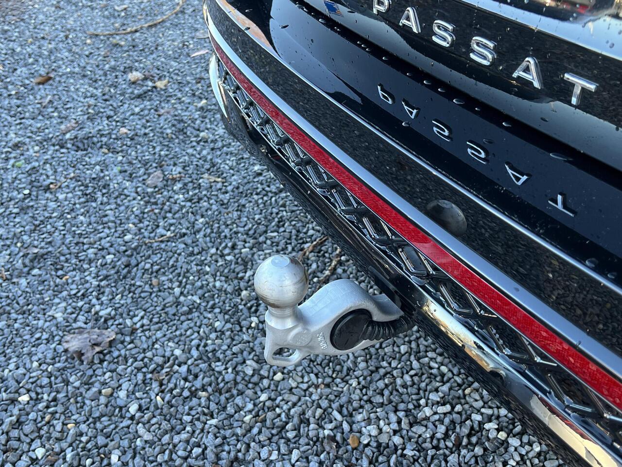 Volkswagen PASSAT Variant Hybrid 272pk DSG R-Line (Pano,Trekhaak,Camera)