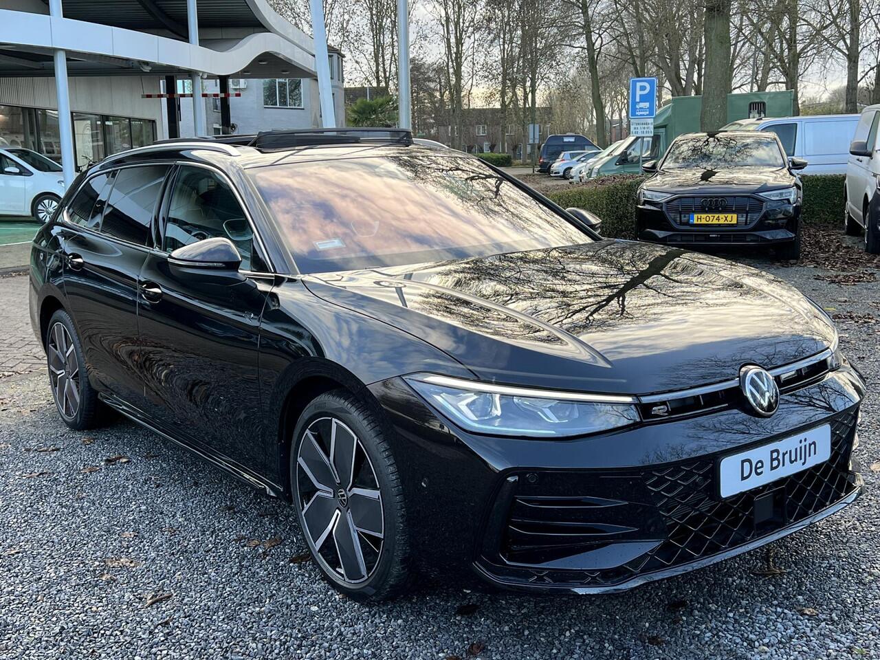 Volkswagen PASSAT Variant Hybrid 272pk DSG R-Line (Pano,Trekhaak,Camera)