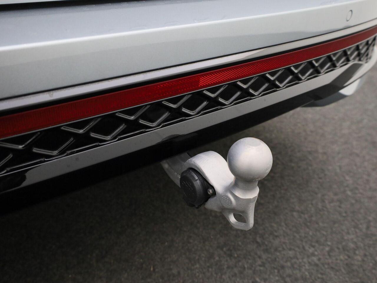 Volkswagen PASSAT Variant 1.5 eHybrid 204pk R-Line Edition Panoramadak · Harman & Kardon · Trekhaak · Head-up display