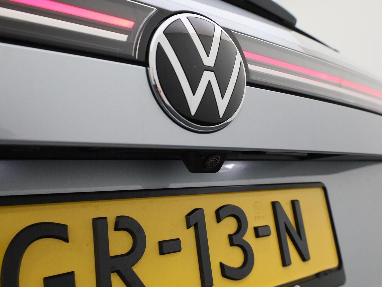 Volkswagen PASSAT Variant 1.5 eHybrid 204pk R-Line Edition Panoramadak · Harman & Kardon · Trekhaak · Head-up display