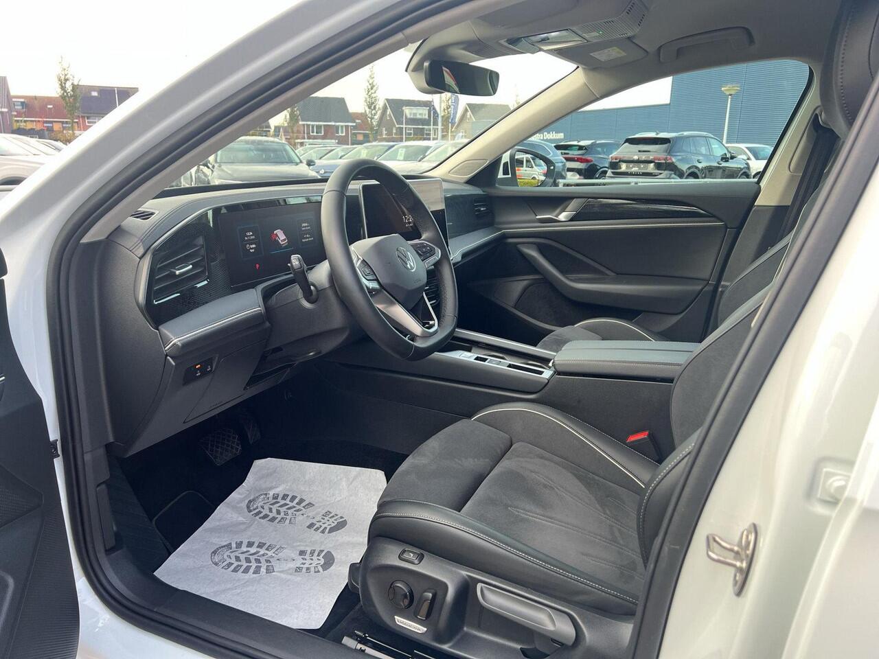 Volkswagen PASSAT Variant 1.5 eHybrid Business | 204Pk | Trekhaak | A-Camera | HUD | SOH 102% | PHEV |