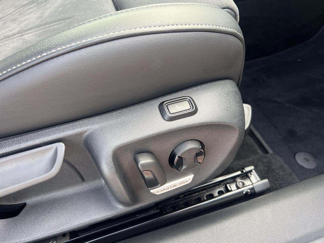 Volkswagen PASSAT Variant 1.5 eHybrid Business | 204Pk | Trekhaak | A-Camera | HUD | SOH 102% | PHEV |