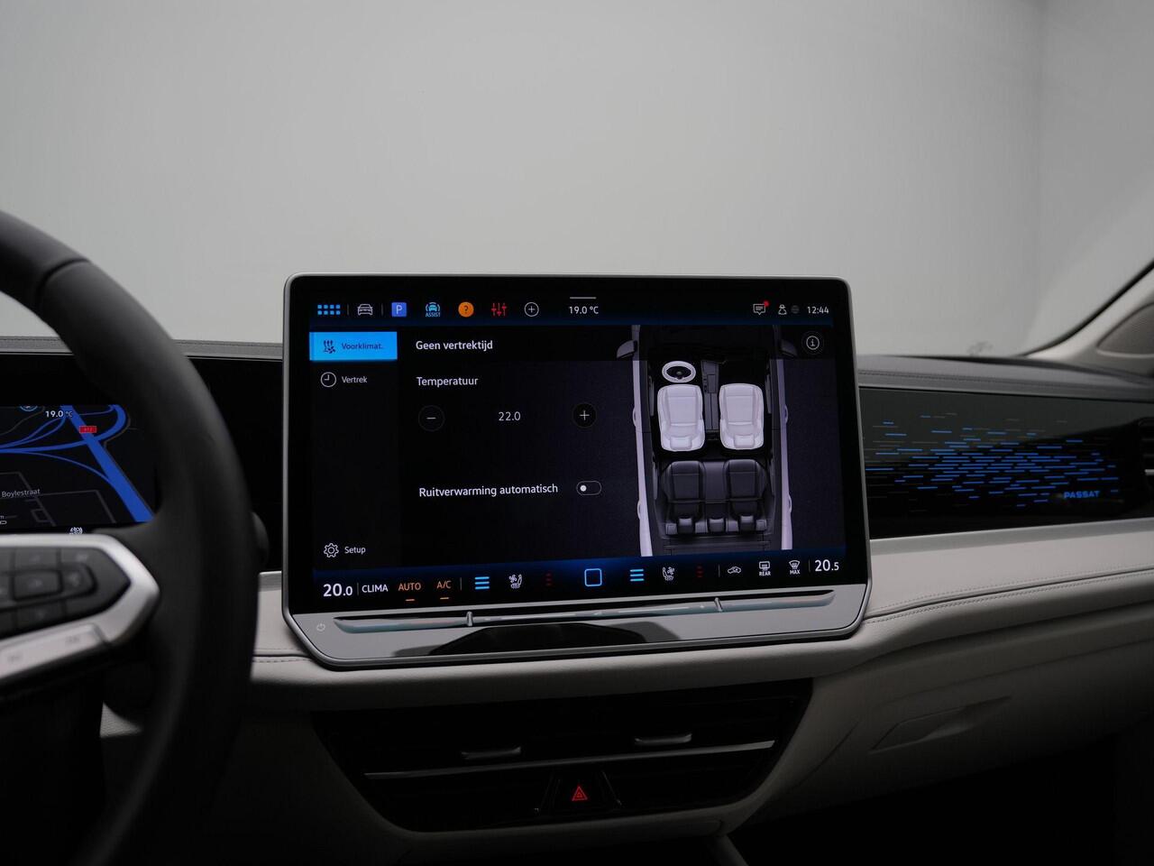 Volkswagen PASSAT Variant 1.5 eHybrid 272 pk Elegance Business | Trekhaak | Leder | Geheugen-/massagestoelen | Head-up display | Stoelventilatie | IQ Light