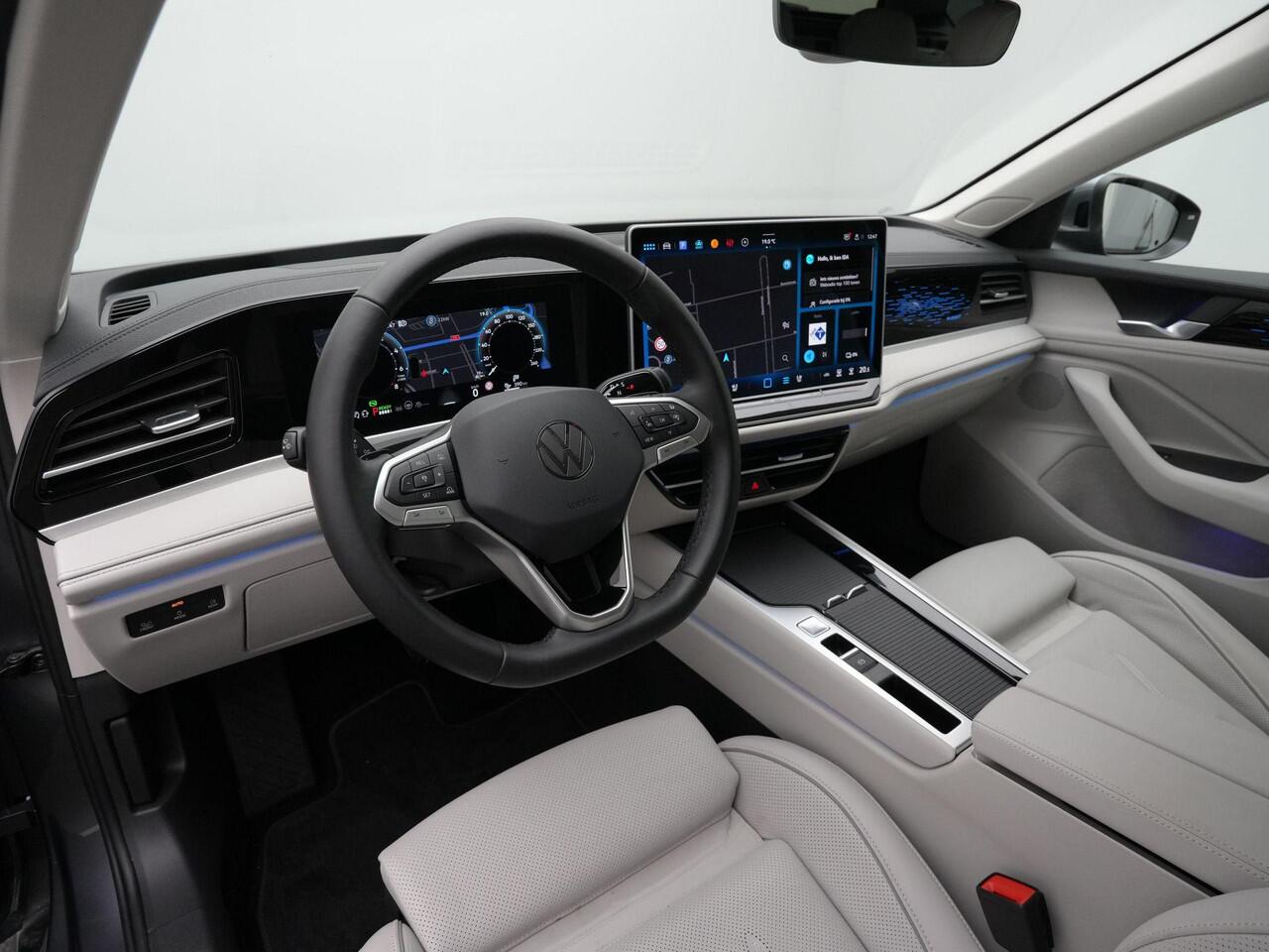 Volkswagen PASSAT Variant 1.5 eHybrid 272 pk Elegance Business | Trekhaak | Leder | Geheugen-/massagestoelen | Head-up display | Stoelventilatie | IQ Light