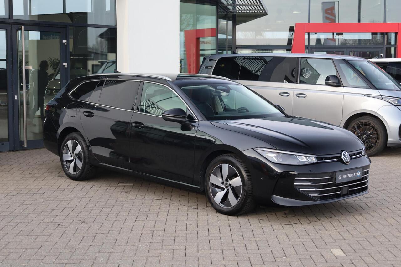 Volkswagen PASSAT Variant 1.5 eHybrid DSG Business Hybride trekhaak head up! winterpakket stoel en stuurwiel verwarming ergo stoelen met leder alcantara privacy glas navigatie geactiveerd camera dodehoeksensor 17" LMV met 4 seizoenenbanden