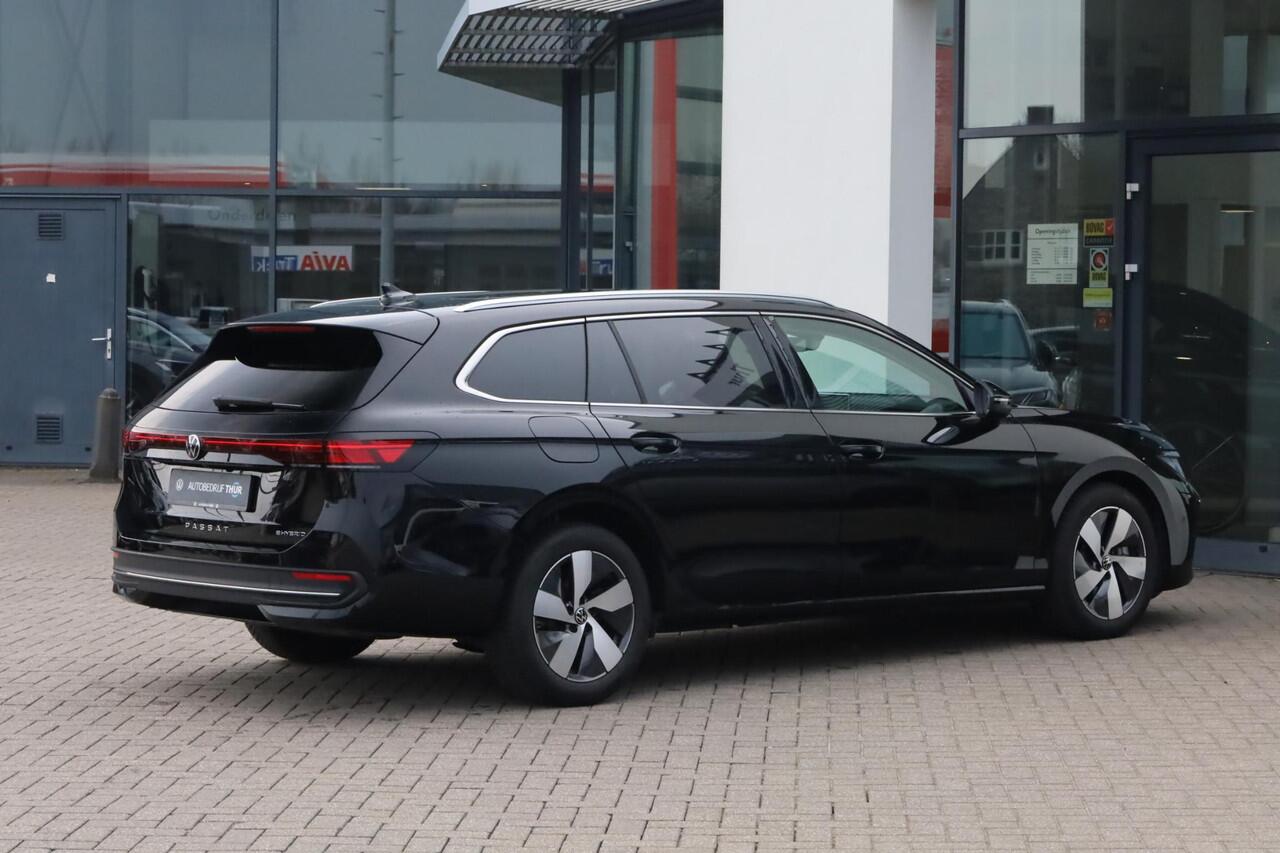 Volkswagen PASSAT Variant 1.5 eHybrid DSG Business Hybride trekhaak head up! winterpakket stoel en stuurwiel verwarming ergo stoelen met leder alcantara privacy glas navigatie geactiveerd camera dodehoeksensor 17" LMV met 4 seizoenenbanden