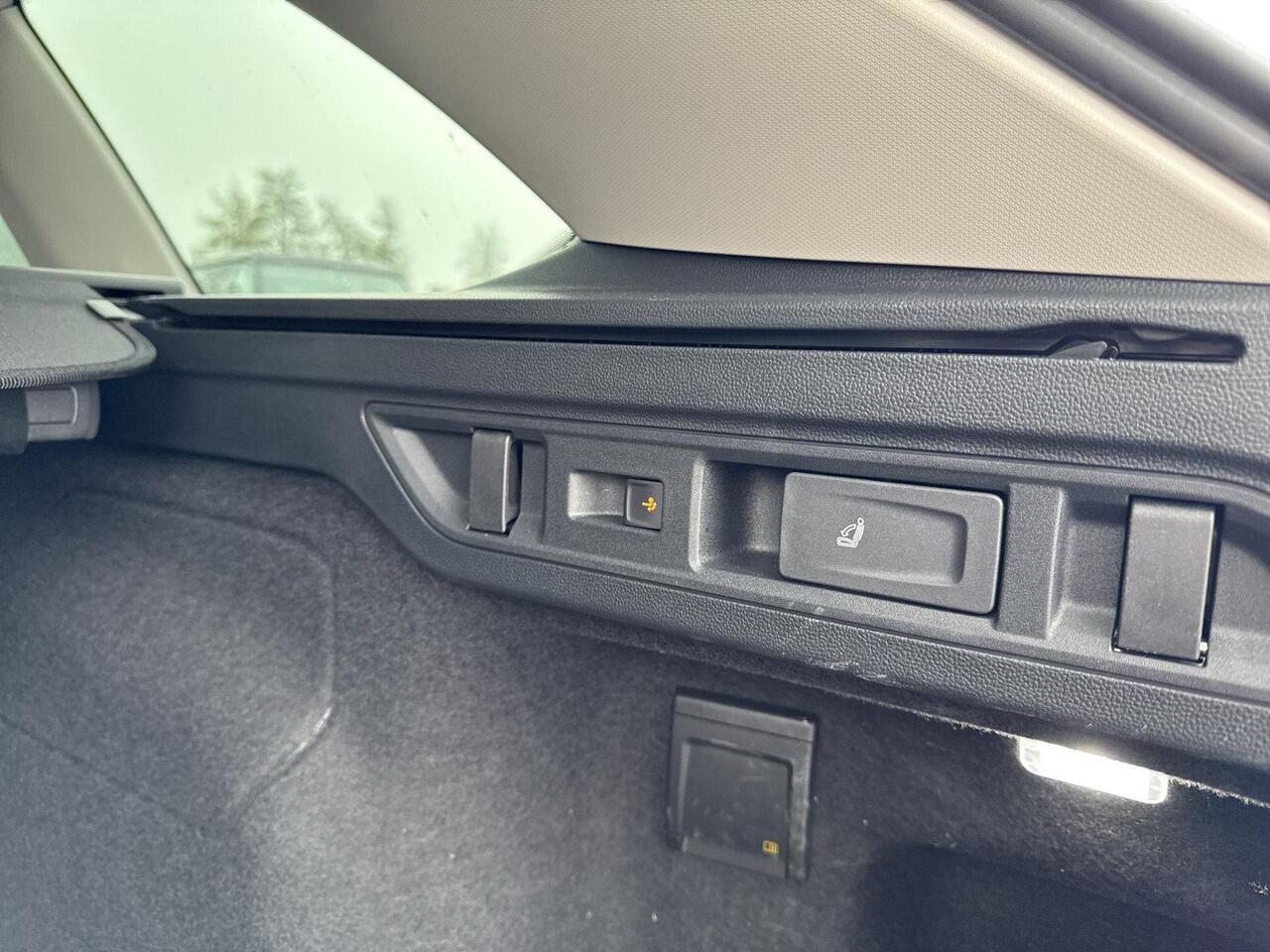 Volkswagen PASSAT Variant 1.5 eHybrid Business | PHEV | Trekhaak | Lane Assist | Front Assist | Adapt. Cruise | SOH 100% |