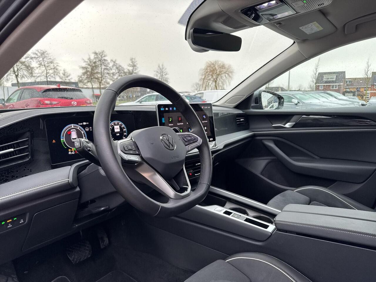 Volkswagen PASSAT Variant 1.5 eHybrid Business | PHEV | 204 pk | Trekhaak | A-Camera | ERGO | SOH 100% |