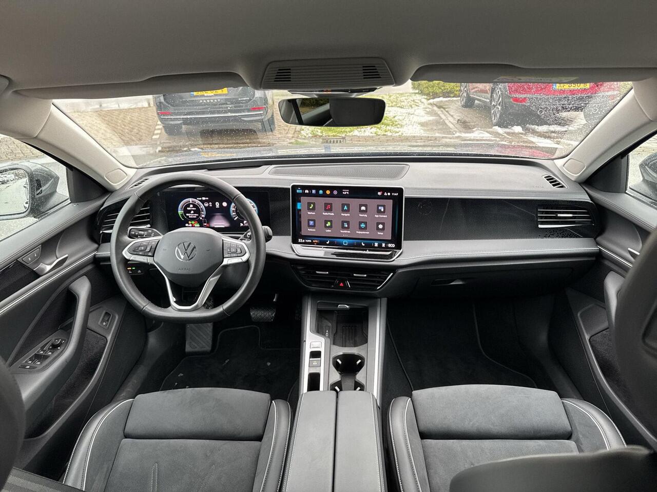 Volkswagen PASSAT Variant 1.5 eHybrid Business | PHEV | 204 pk | Trekhaak | A-Camera | ERGO | SOH 100% |