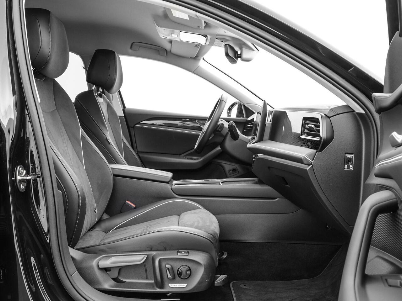 Volkswagen PASSAT Variant 1.5 eHybrid 204pk DSG Business · Trekhaak · Camera · Head-Up Display · Side Assist · Elek. Voorstoelen + Massage · Apple/Android Car Play · Stuur- & Stoelverwarming · Garantie t/m 13-05-2027