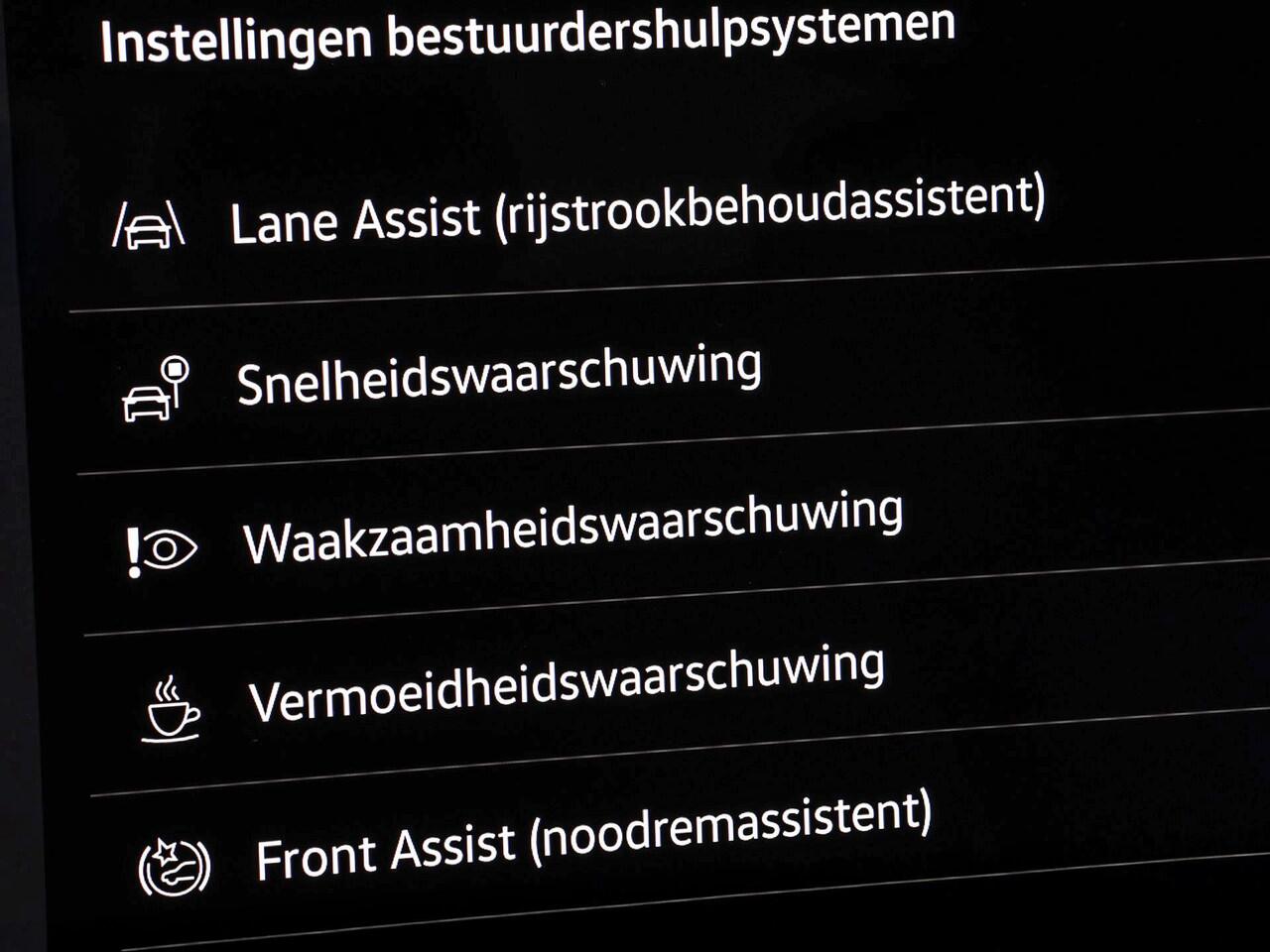 Volkswagen PASSAT Variant 1.5 eHybrid 204pk DSG Business · Trekhaak · Camera · Head-Up Display · Side Assist · Elek. Voorstoelen + Massage · Apple/Android Car Play · Stuur- & Stoelverwarming · Garantie t/m 13-05-2027