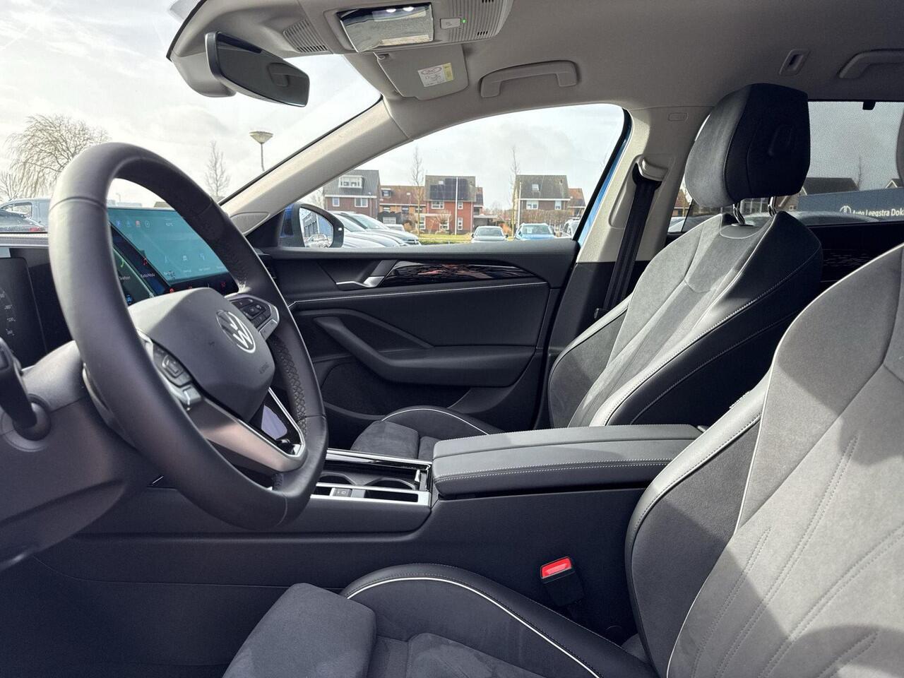 Volkswagen PASSAT Variant 2.0 TDI 110kW DSG7 Elegance | 150 pk | Trekhaak | DIESEL | Automaat |Massage Stoelen | LED | A-Camera |