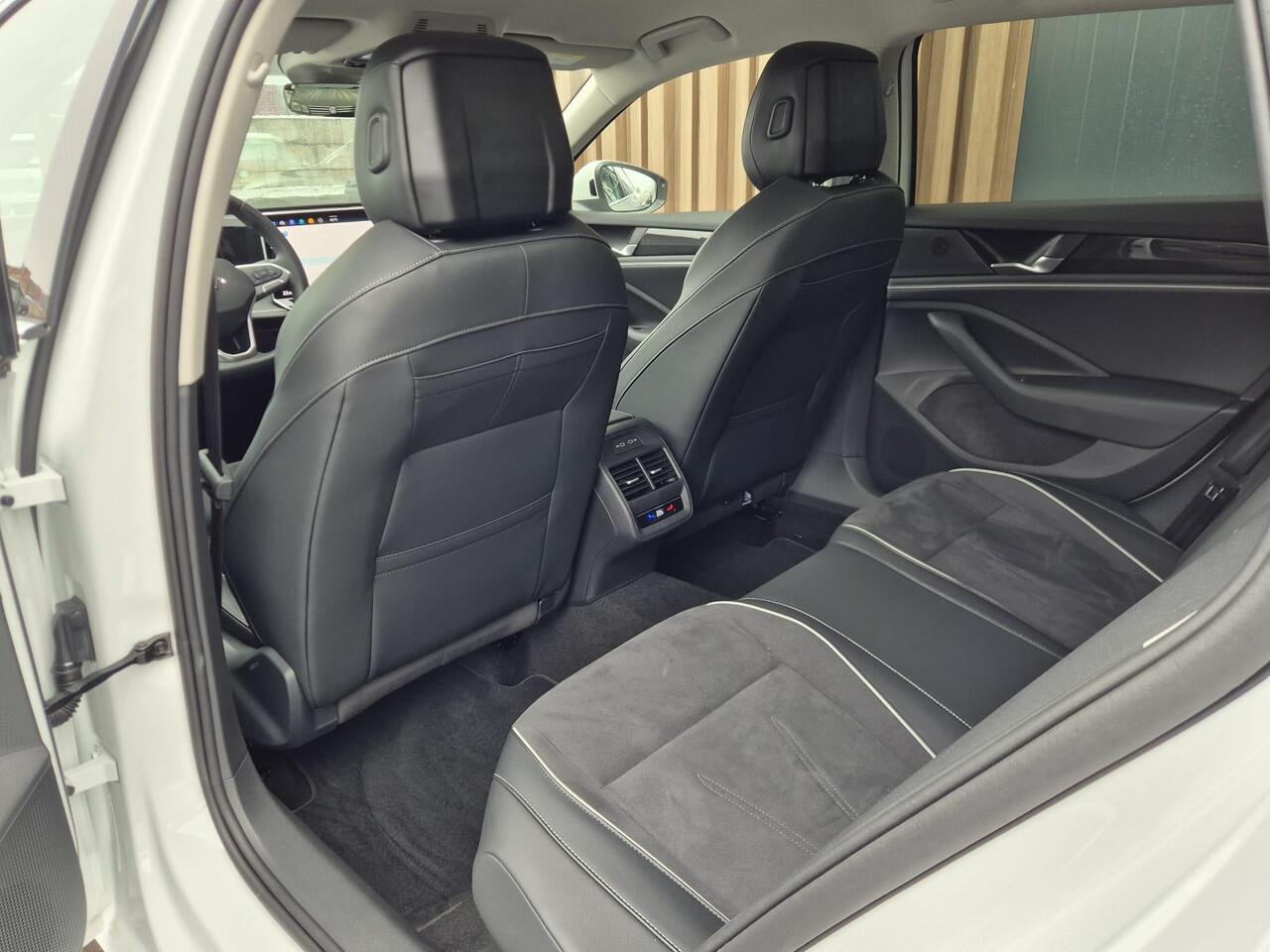 Volkswagen PASSAT Variant 1.5 eTSI Business | BTW | Virtual | Massage | Stuur-stoelverw. | Carplay